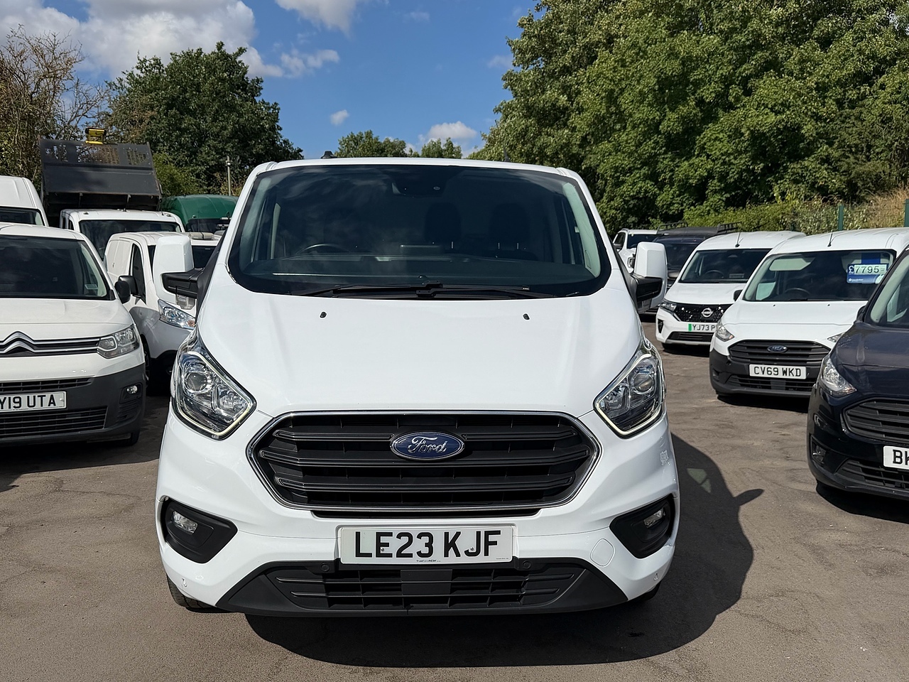 Ford Custom 320 Limited L2 - Thumbnail 2