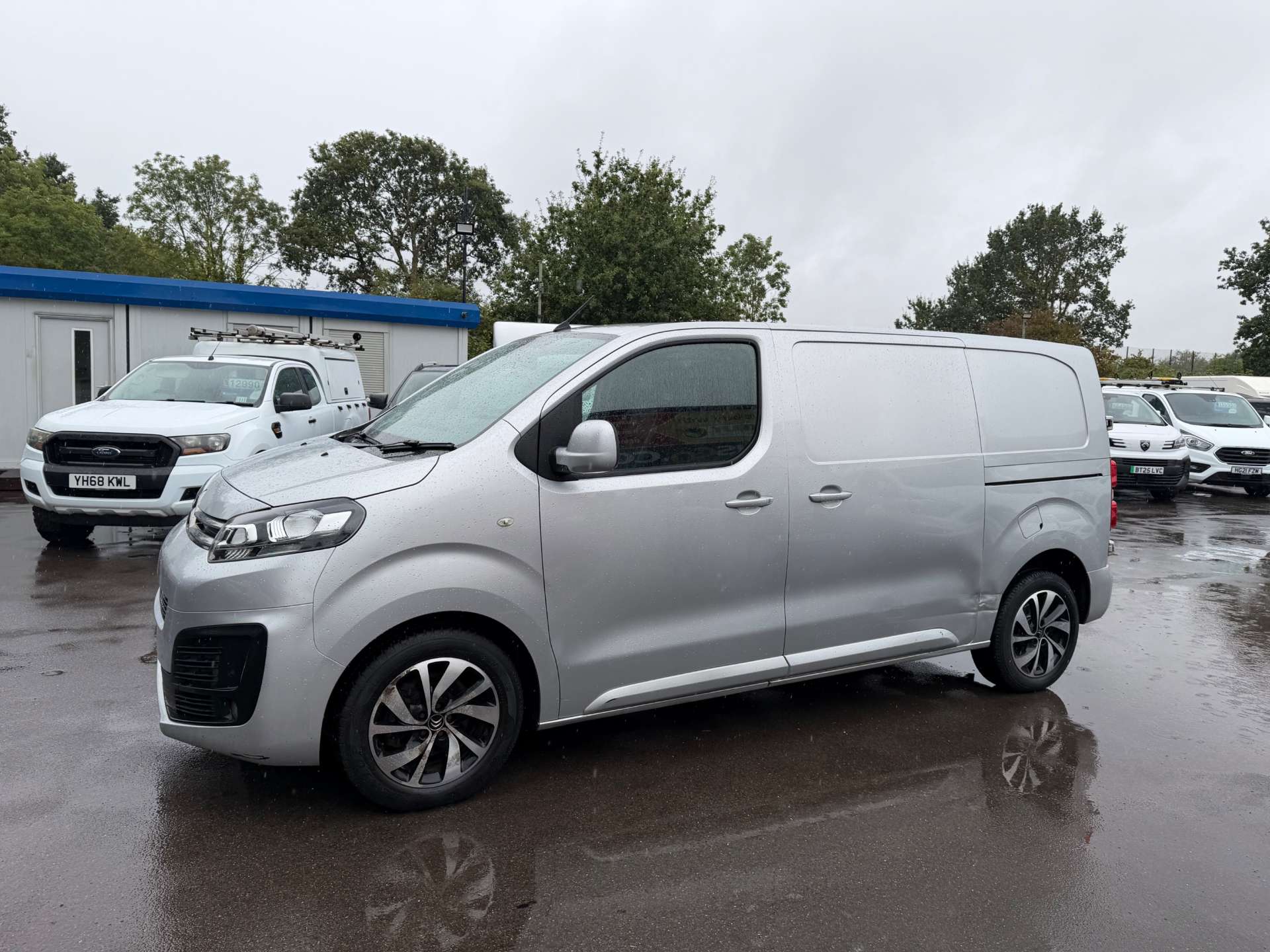 Citroen Dispatch 2.0 BlueHDi 1400 Enterprise Plus M Panel Van 6dr Diesel Manual FWD 2 Euro 6 (s/s) (120 ps) - Thumbnail 3