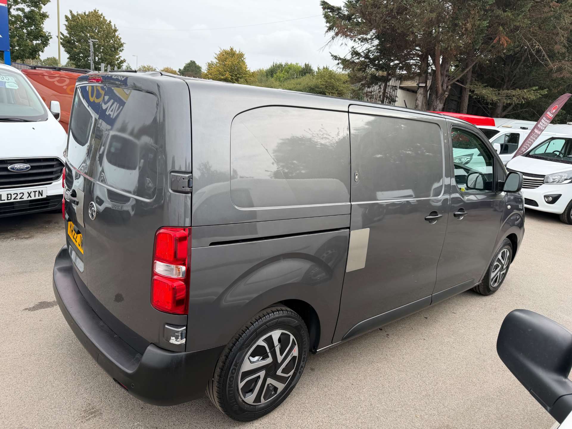 Vauxhall Vivaro 1.5 Turbo D 2700 Dynamic Panel Van 6dr Diesel Manual L1 H1 Euro 6 (s/s) (120 ps) thumbnail 7