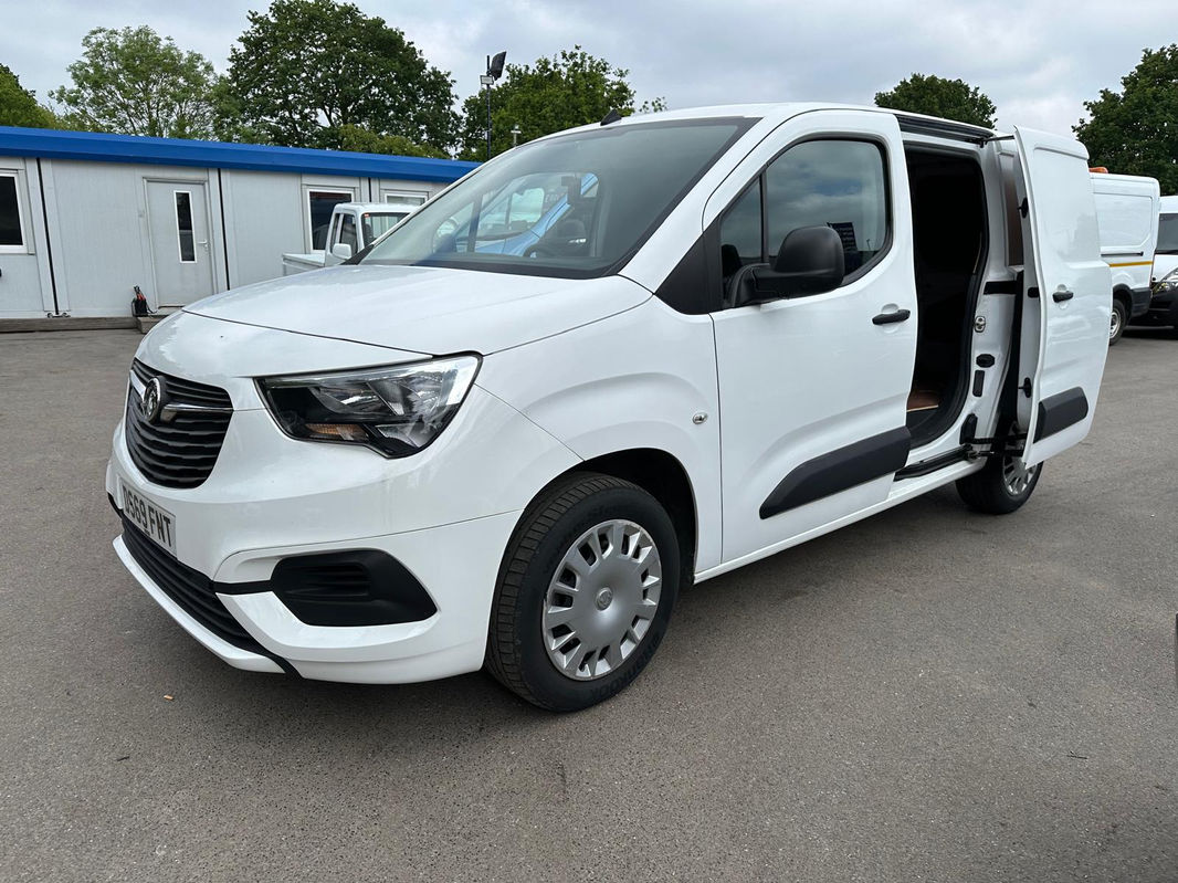 Vauxhall Combo Turbo D Sportive thumbnail 2