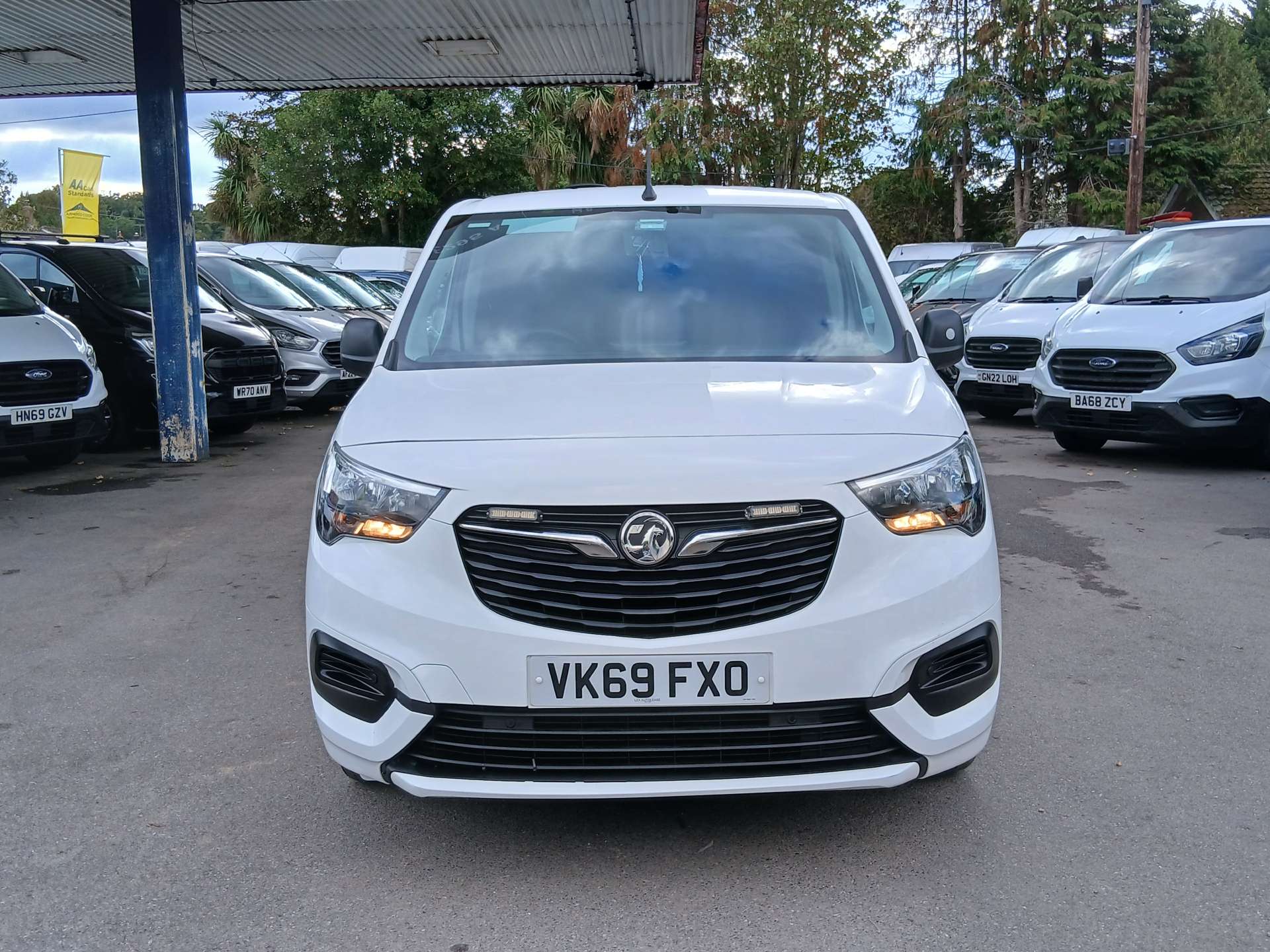 Vauxhall Combo 1.5 Turbo D 2000 Sportive Panel Van 4dr Diesel Manual L1 H1 Euro 6 (s/s) (100 ps) thumbnail 4