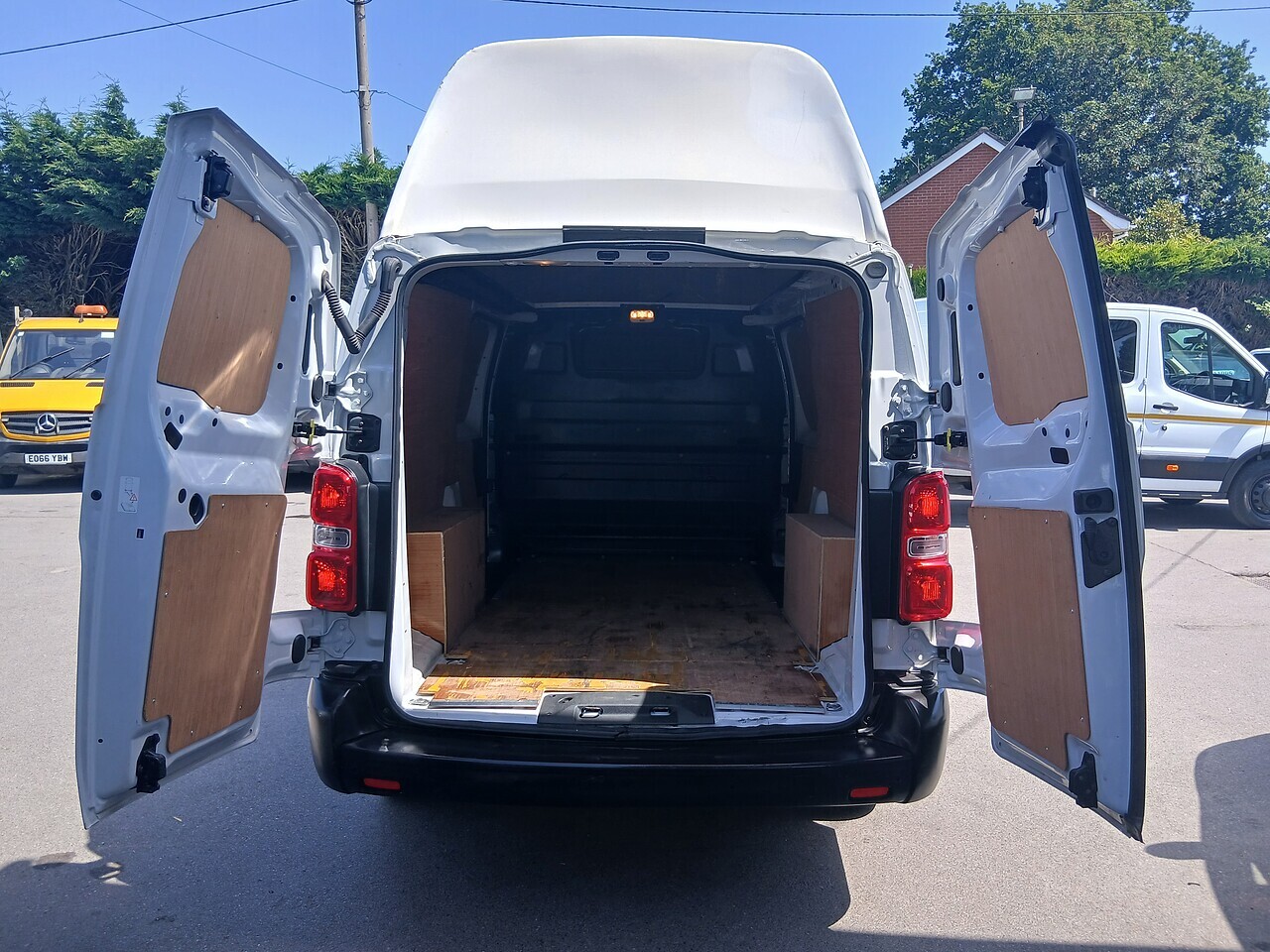 Vauxhall Vivaro Dynamic L2H2 - Thumbnail 8