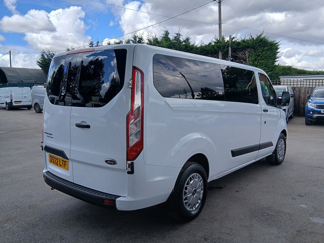Ford Custom 300 CREW VAN Trend - Thumbnail 6