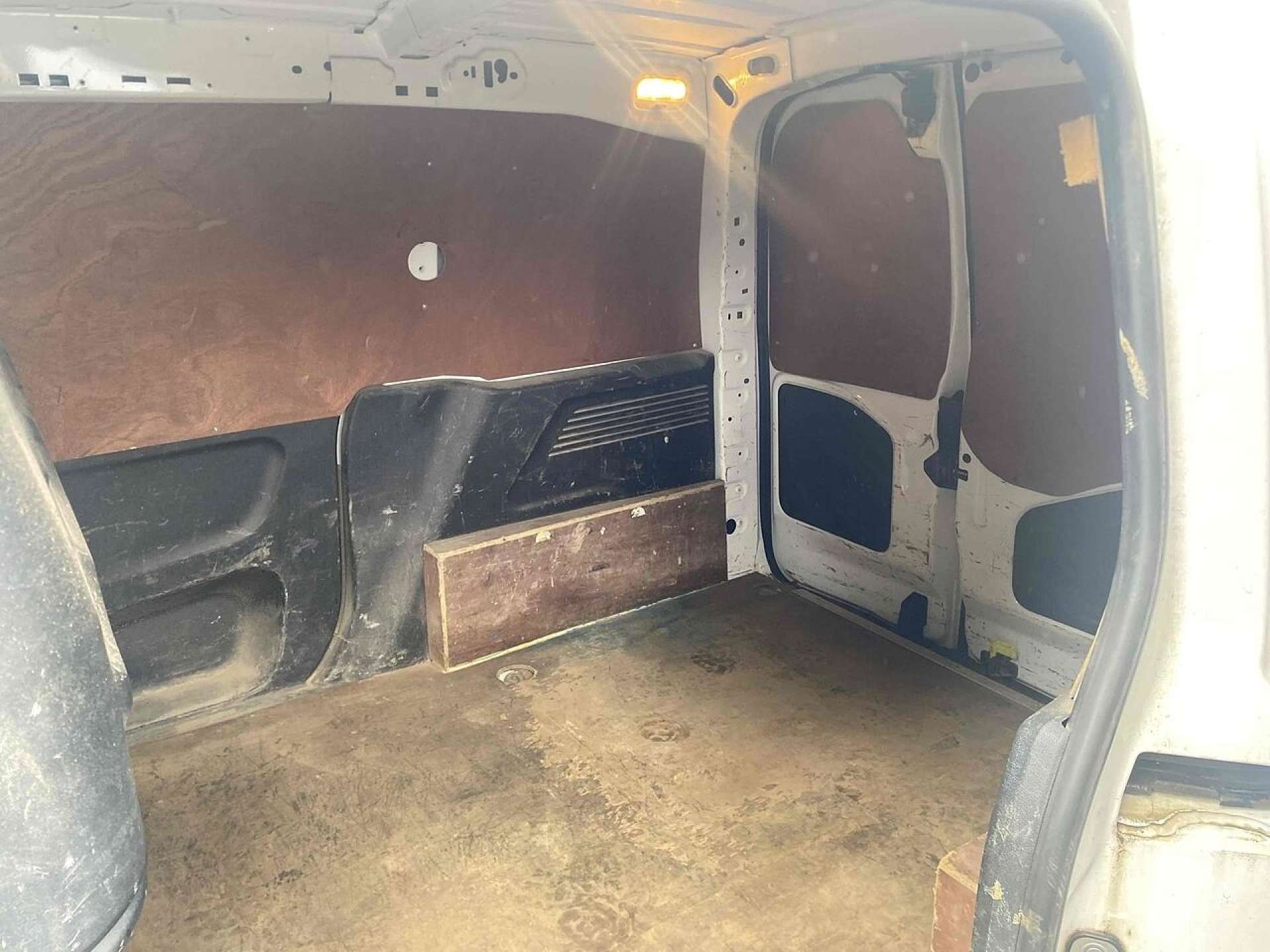 Vauxhall Combo 1.5 Turbo D 2000 Edition Panel Van 4dr Diesel Manual L1 H1 Euro 6 (s/s) (100 ps) - Thumbnail 9