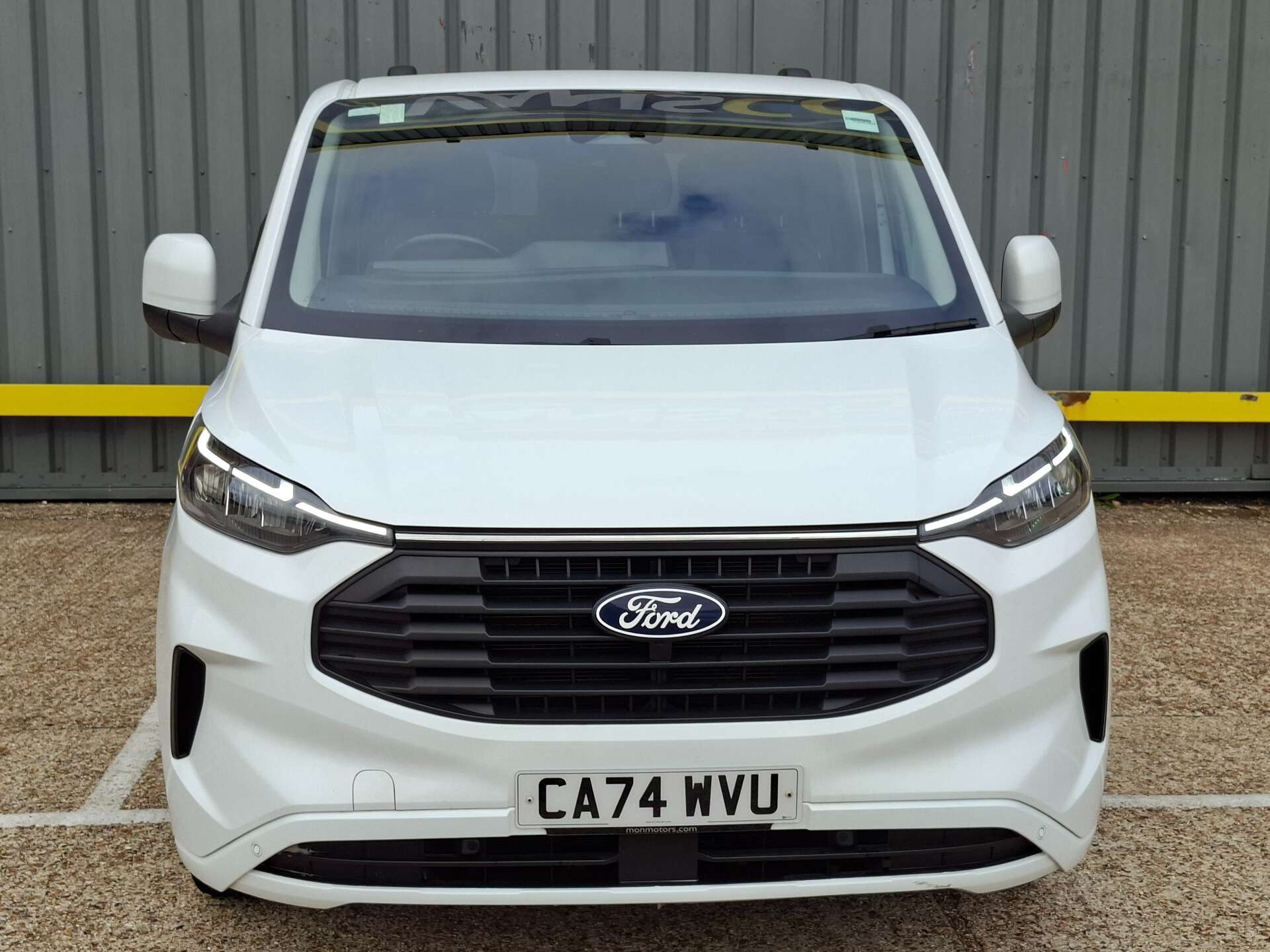 Ford Transit Custom 2.0 320 EcoBlue Limited Kombi Double Cab 5dr Diesel Manual L2 H1 Euro 6 (s/s) (136 ps) thumbnail 4