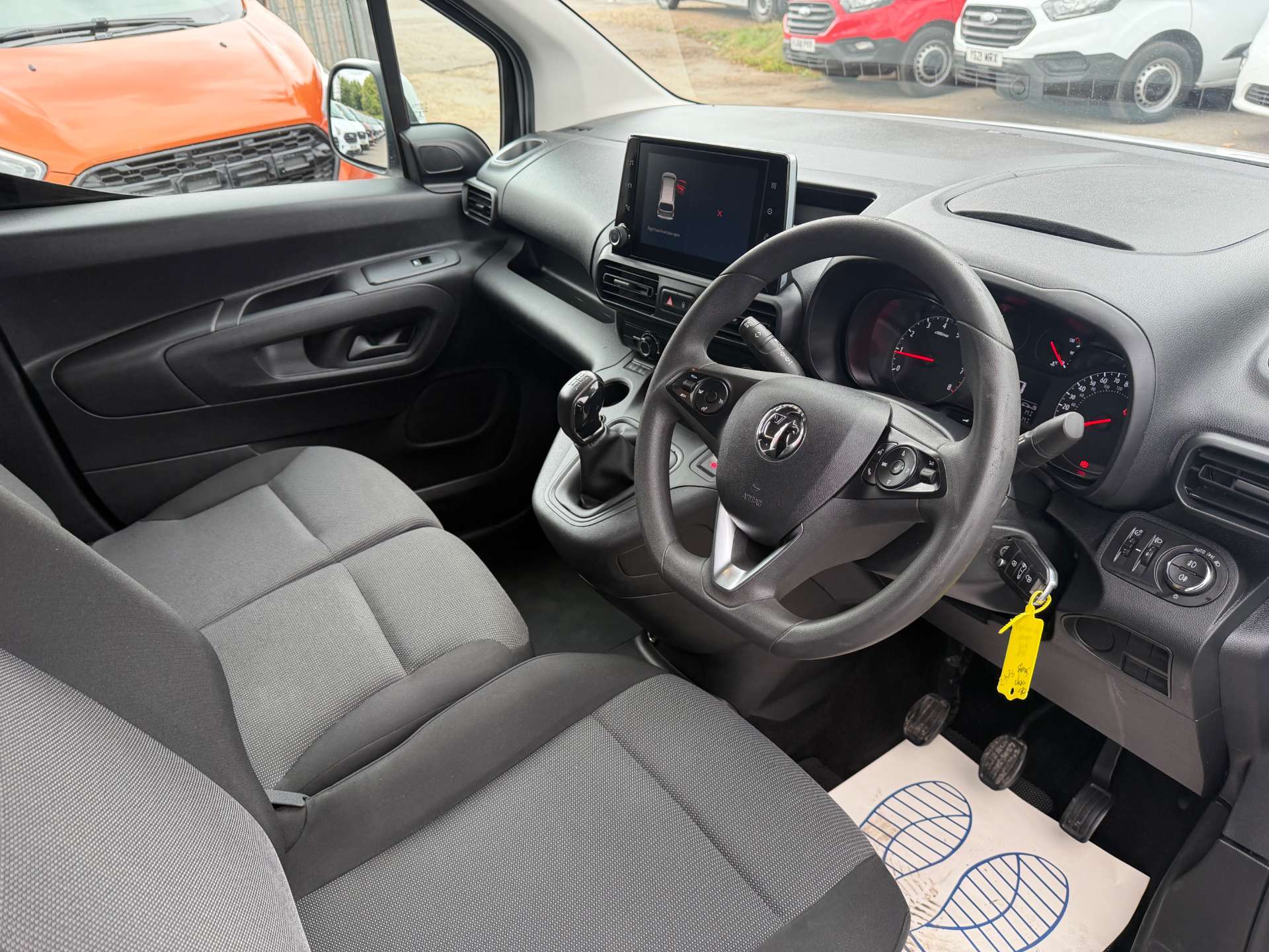 Vauxhall Combo 1.5 Turbo D 2300 Sportive Panel Van 4dr Diesel Manual L1 H1 Euro 6 (100 ps) - Thumbnail 10