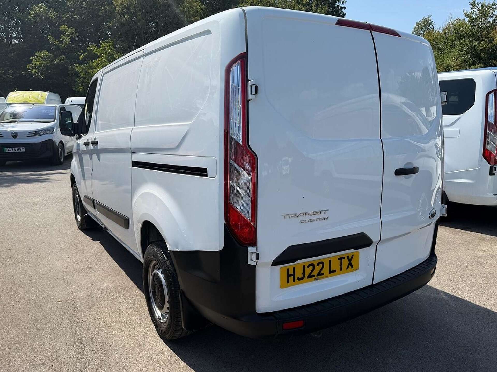 Ford Transit Custom Transit Custom 280 Base P/V L1 H1 2.0 Medium Van Manual Diesel - Thumbnail 3