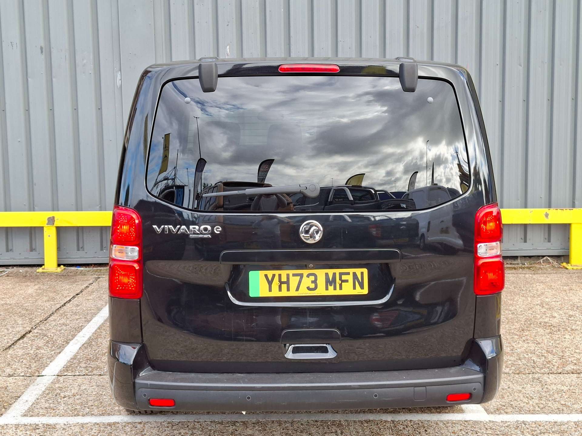Vauxhall Vivaro Life Electric 50kWh Ultimate MPV 5dr Electric Auto LWB (8 Seat, 11kW Charger) (136 ps) thumbnail 5