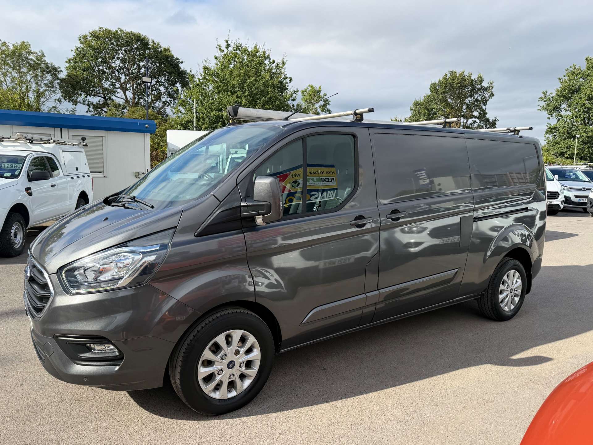 Ford Transit Custom 2.0 320 EcoBlue Limited Panel Van 5dr Diesel Auto L2 H1 Euro 6 (s/s) (170 ps) thumbnail 6