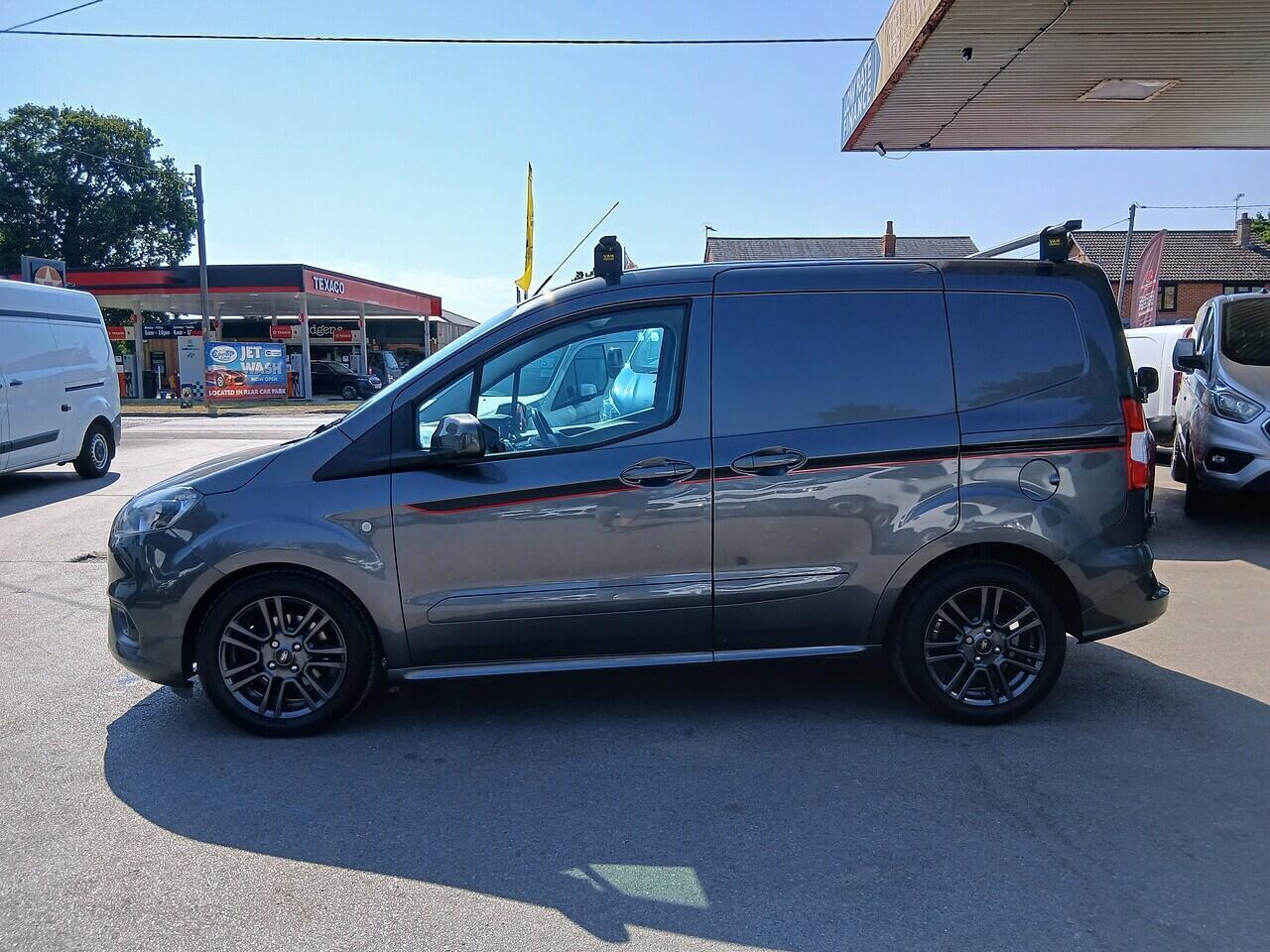 Ford Transit Courier TDCi Sport - Thumbnail 3