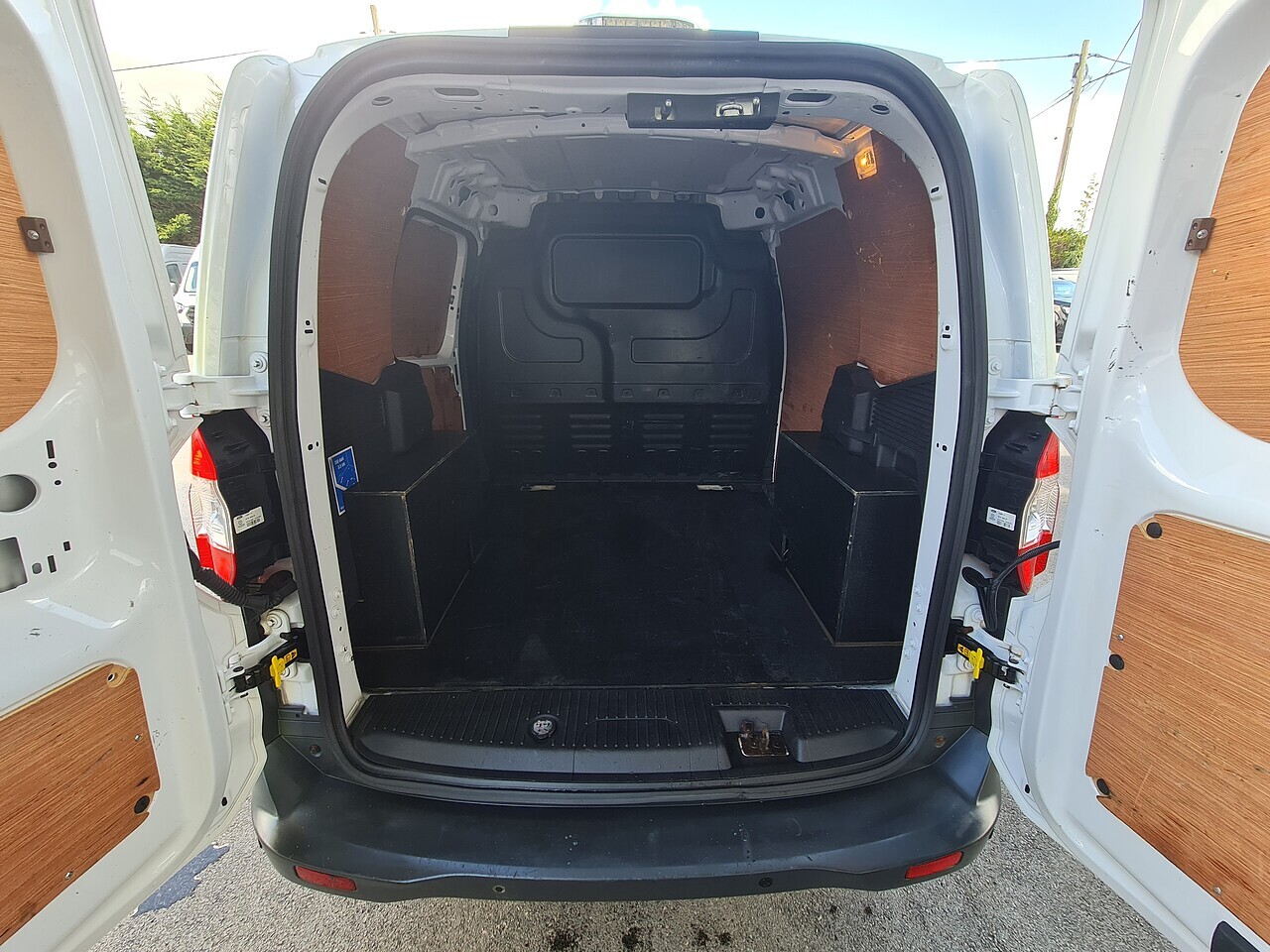 Ford Courier 1.5 TDCi Leader - Thumbnail 10