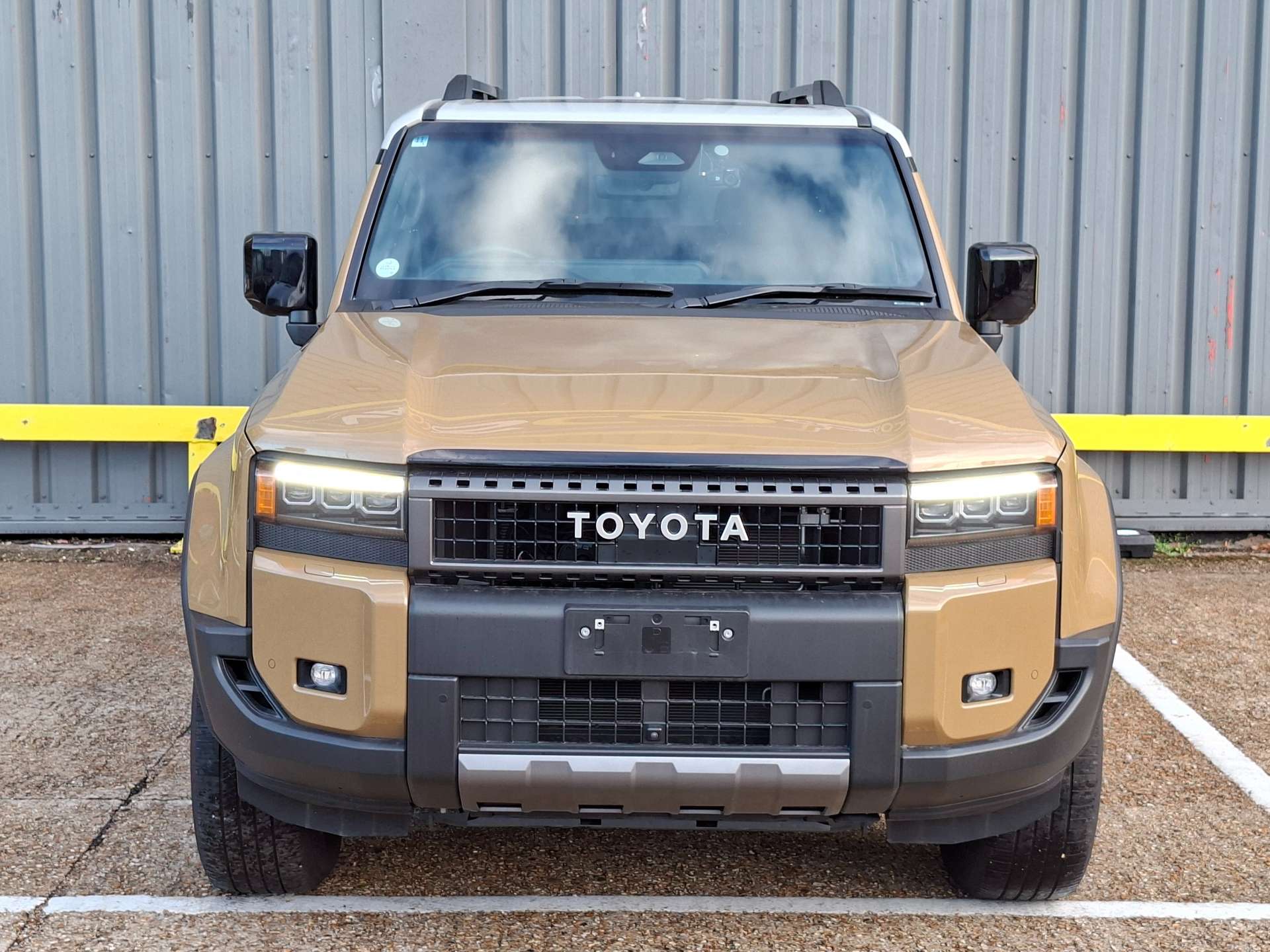 Toyota Land Cruiser D-4D Invincible ZX SUV 2800 Automatic Diesel thumbnail 4