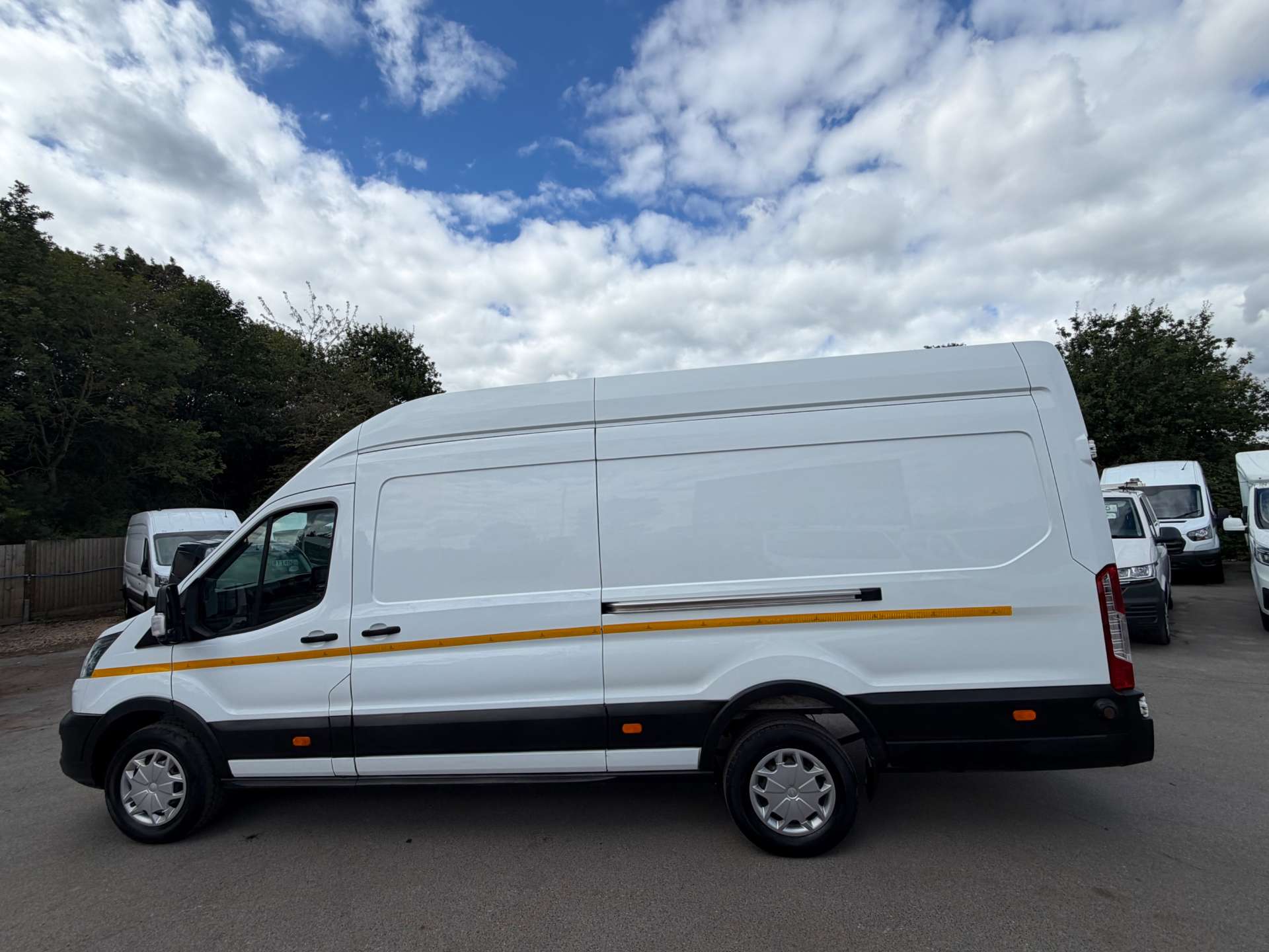 Ford Transit 2.0 350 EcoBlue MHEV Trend Panel Van 5dr Diesel Manual RWD L4 H3 Euro 6 (s/s) (130 ps) thumbnail 5