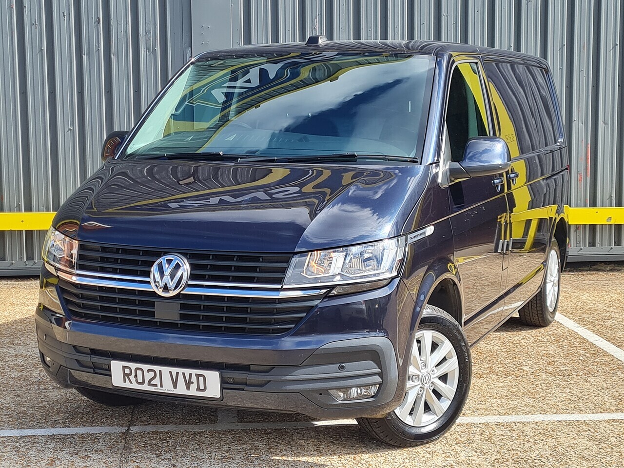 VW Transporter T30 Highline Auto - Thumbnail 3