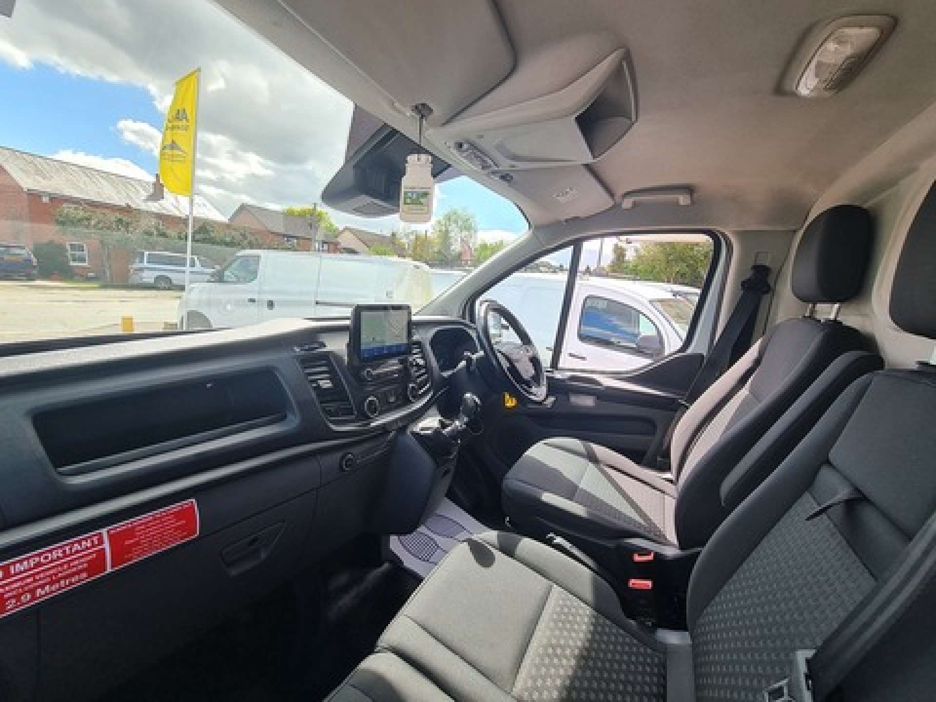 Ford Transit Custom 2.0 320 EcoBlue Trend Panel Van 5dr Diesel Manual L2 H1 Euro 6 (s/s) (105 ps) - Thumbnail 8