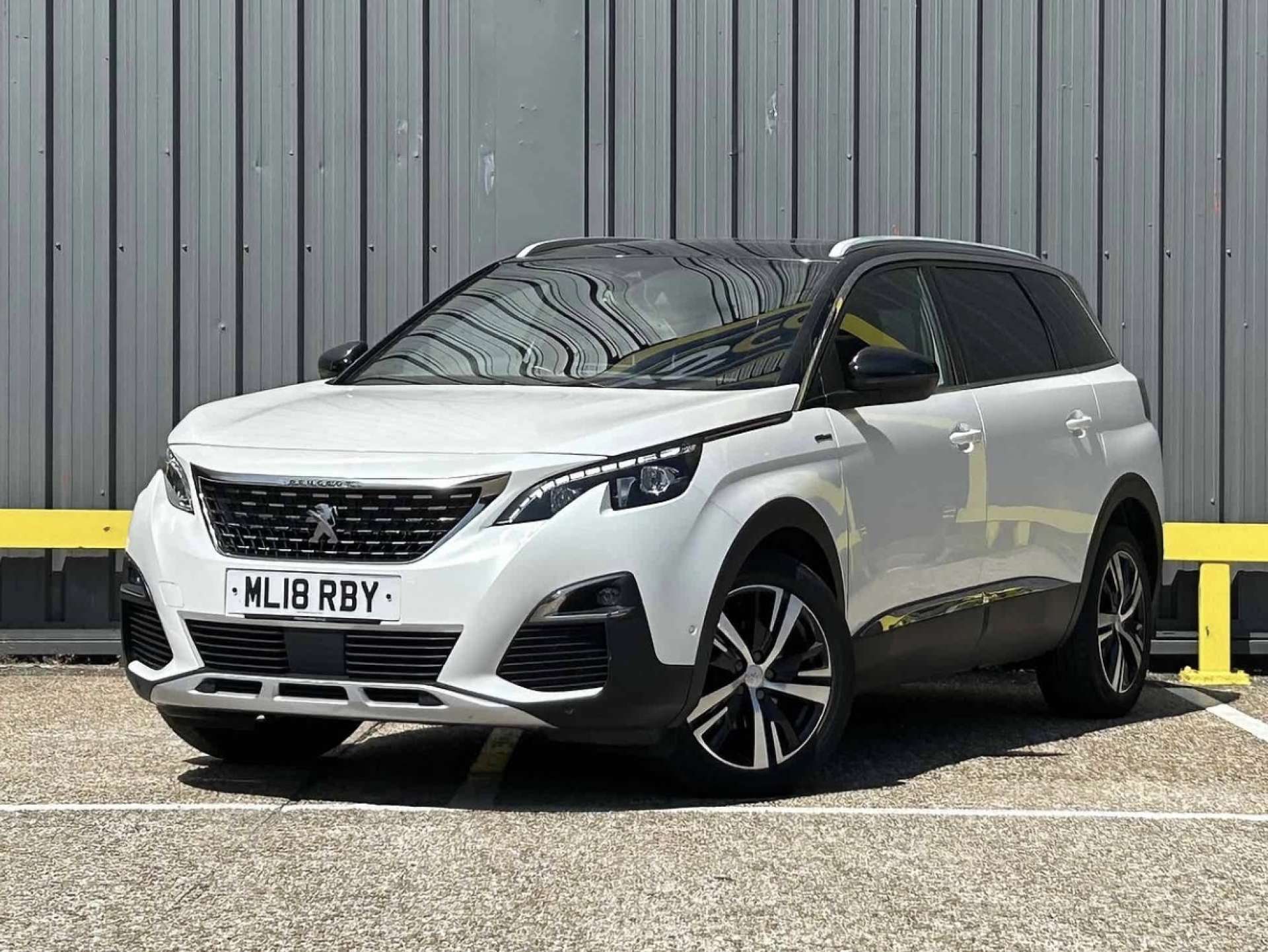 Peugeot 5008 PureTech GT Line SUV 1.2 Manual Petrol thumbnail 3