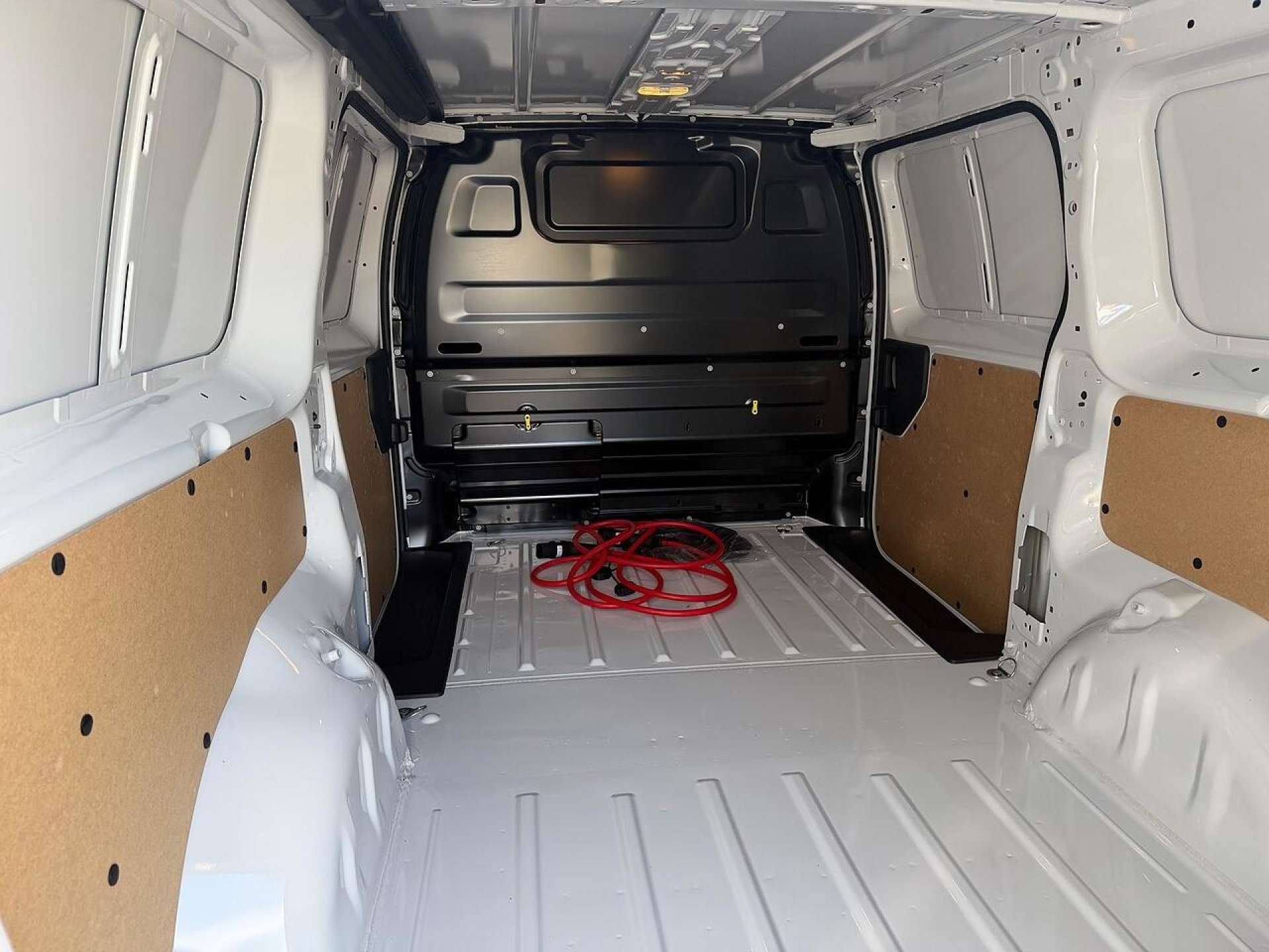 Peugeot e-Expert 75kWh Professional Long Panel Van 6dr Electric Auto LWB (11kW Charger) (136 ps) thumbnail 8