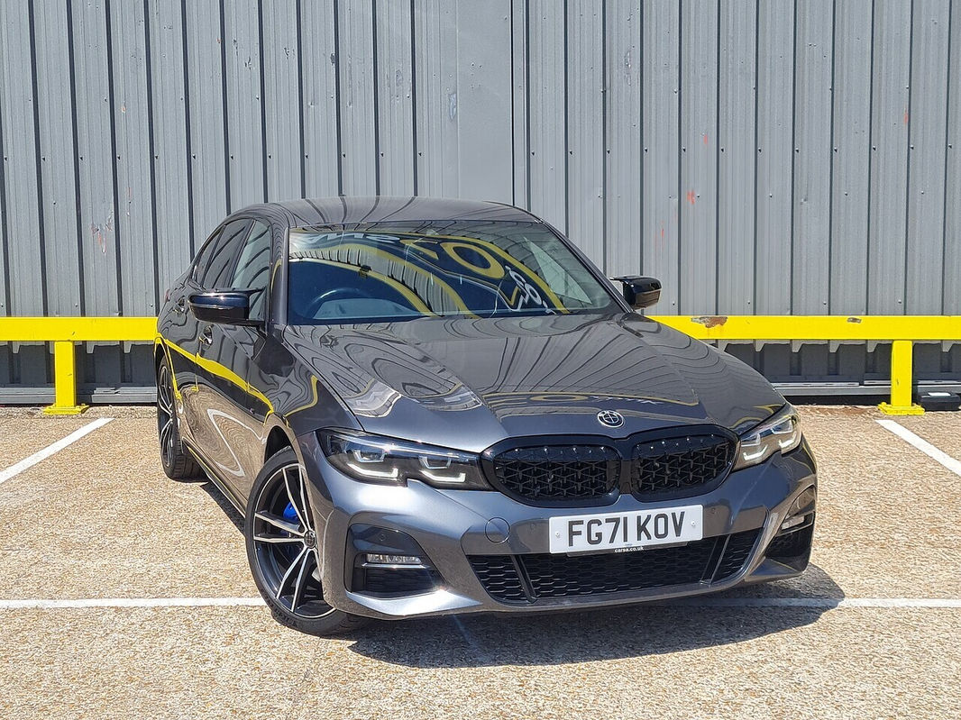 BMW 3 Series 330e M Sport thumbnail 2