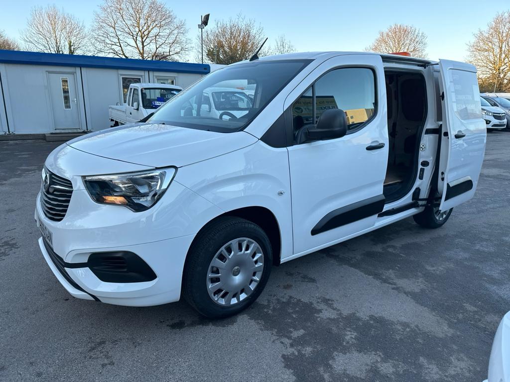 Vauxhall Combo Turbo D Sportive - Thumbnail 3
