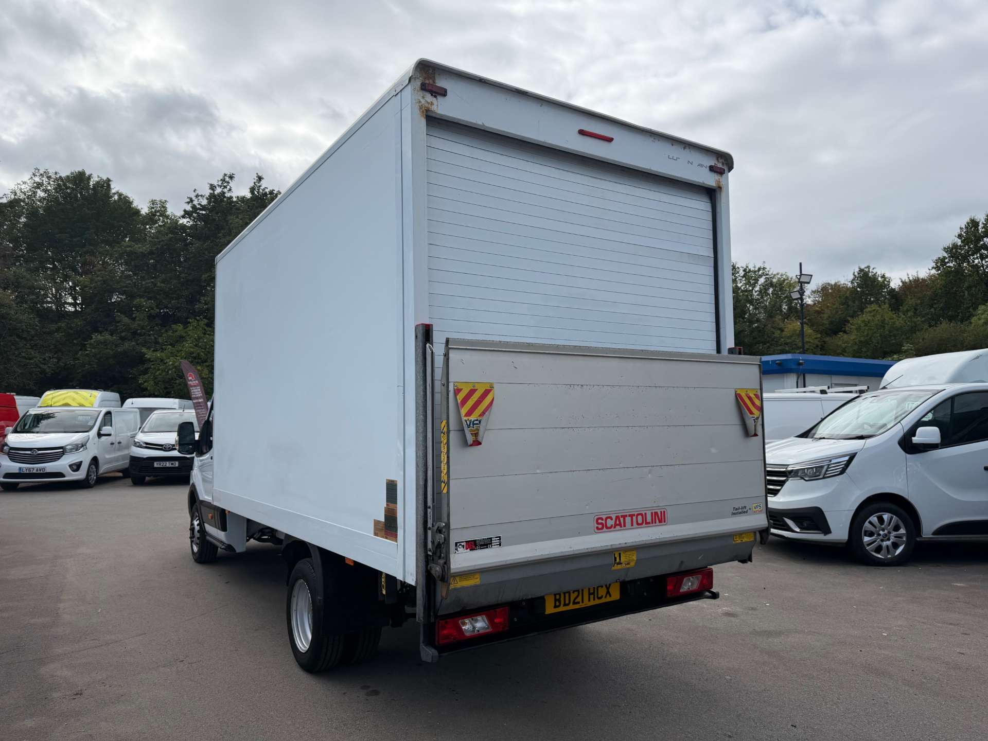 Ford Transit 2.0 350 EcoBlue HD Leader Chassis Cab 2dr Diesel Manual RWD L4 Euro 6 (s/s) (DRW) (130 ps) - Thumbnail 9