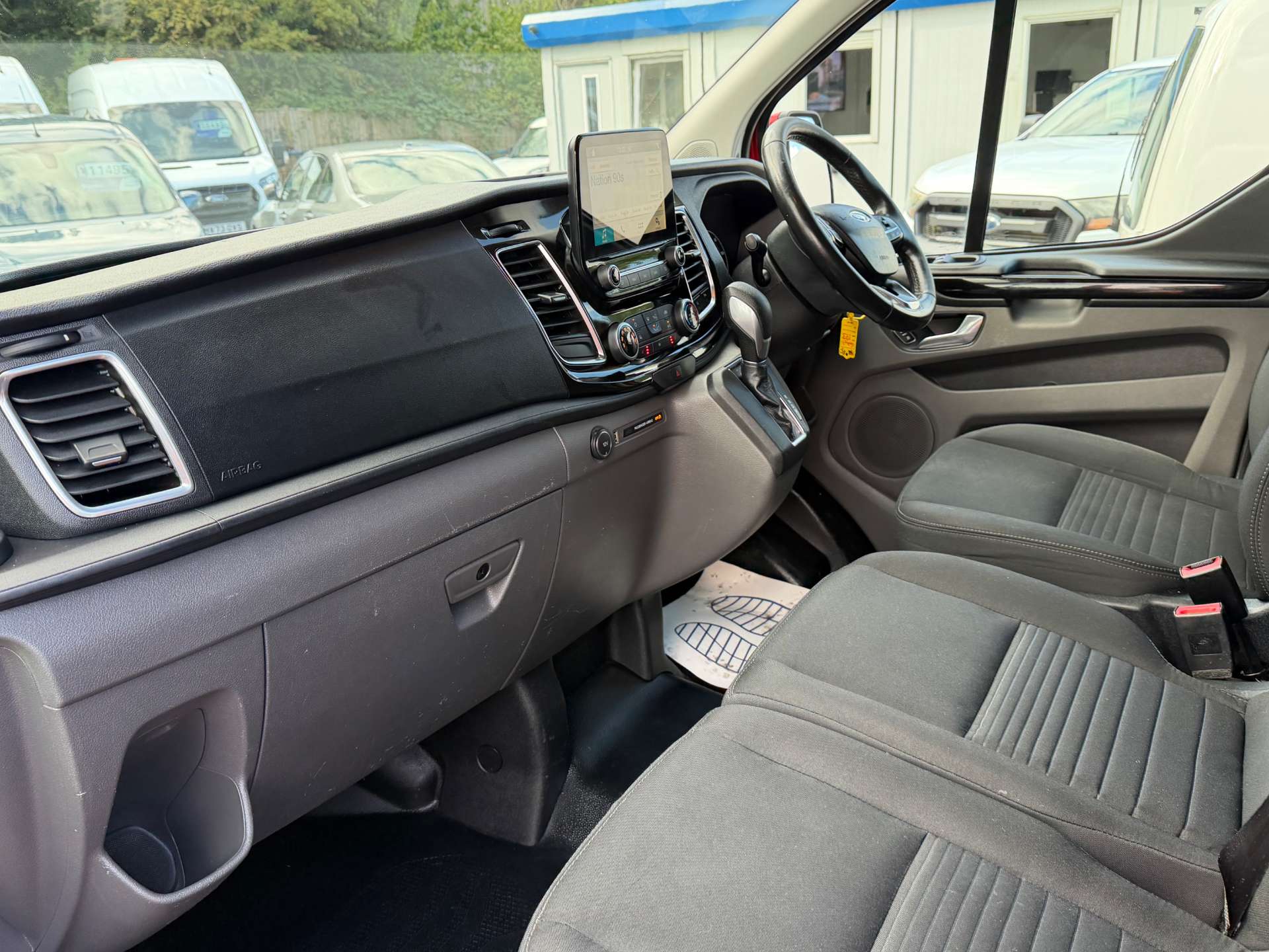 Ford Transit Custom 2.0 280 EcoBlue Limited Panel Van 5dr Diesel Auto L1 H1 Euro 6 (s/s) (170 ps) thumbnail 8