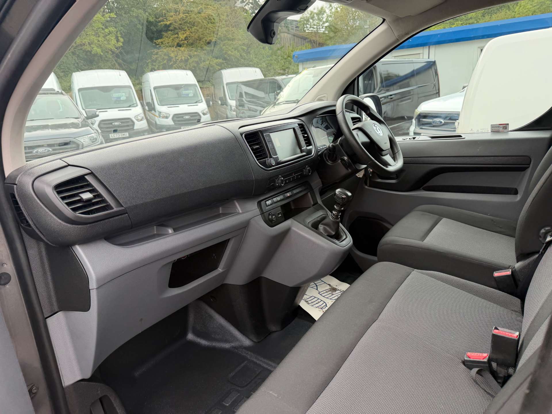 Vauxhall Vivaro 1.5 Turbo D 2700 Dynamic Panel Van 6dr Diesel Manual L1 H1 Euro 6 (s/s) (120 ps) - Thumbnail 10