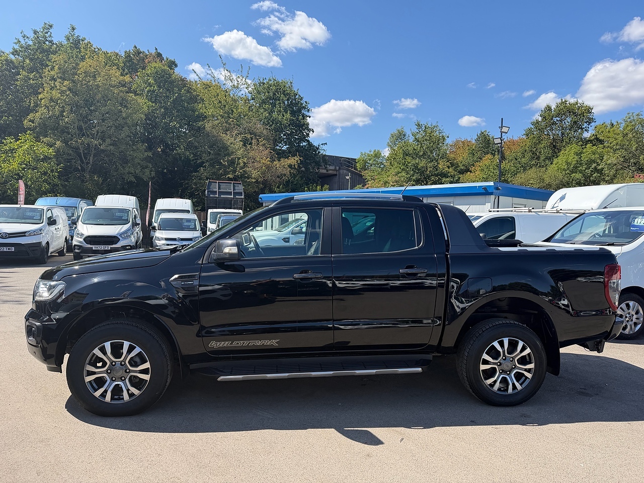 Ford Ranger Wildtrak AUTO - Thumbnail 3