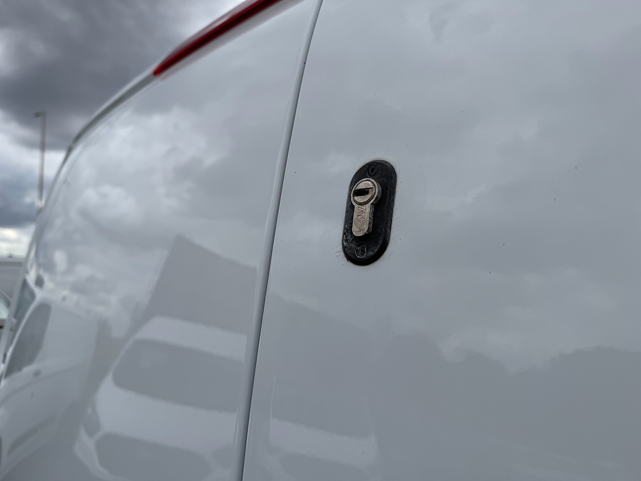 Ford Custom 300 Limited L1 AUTO - Thumbnail 10