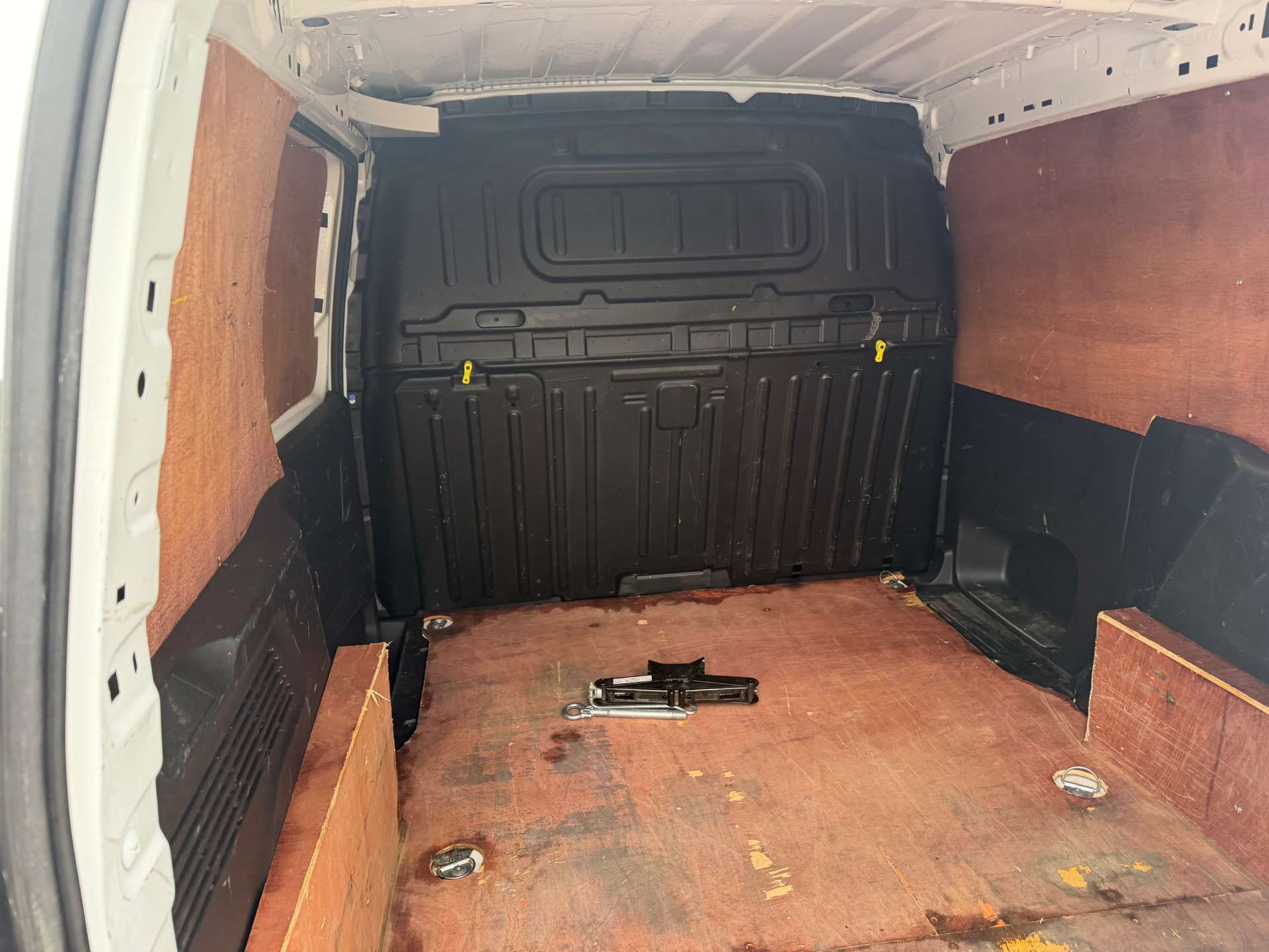 Vauxhall Combo 1.5 Turbo D 2300 Sportive Panel Van 4dr Diesel Manual L1 H1 Euro 6 (100 ps) - Thumbnail 6