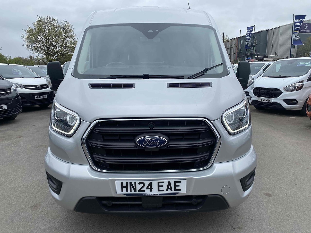 Ford Transit 350 EcoBlue Limited - Thumbnail 3