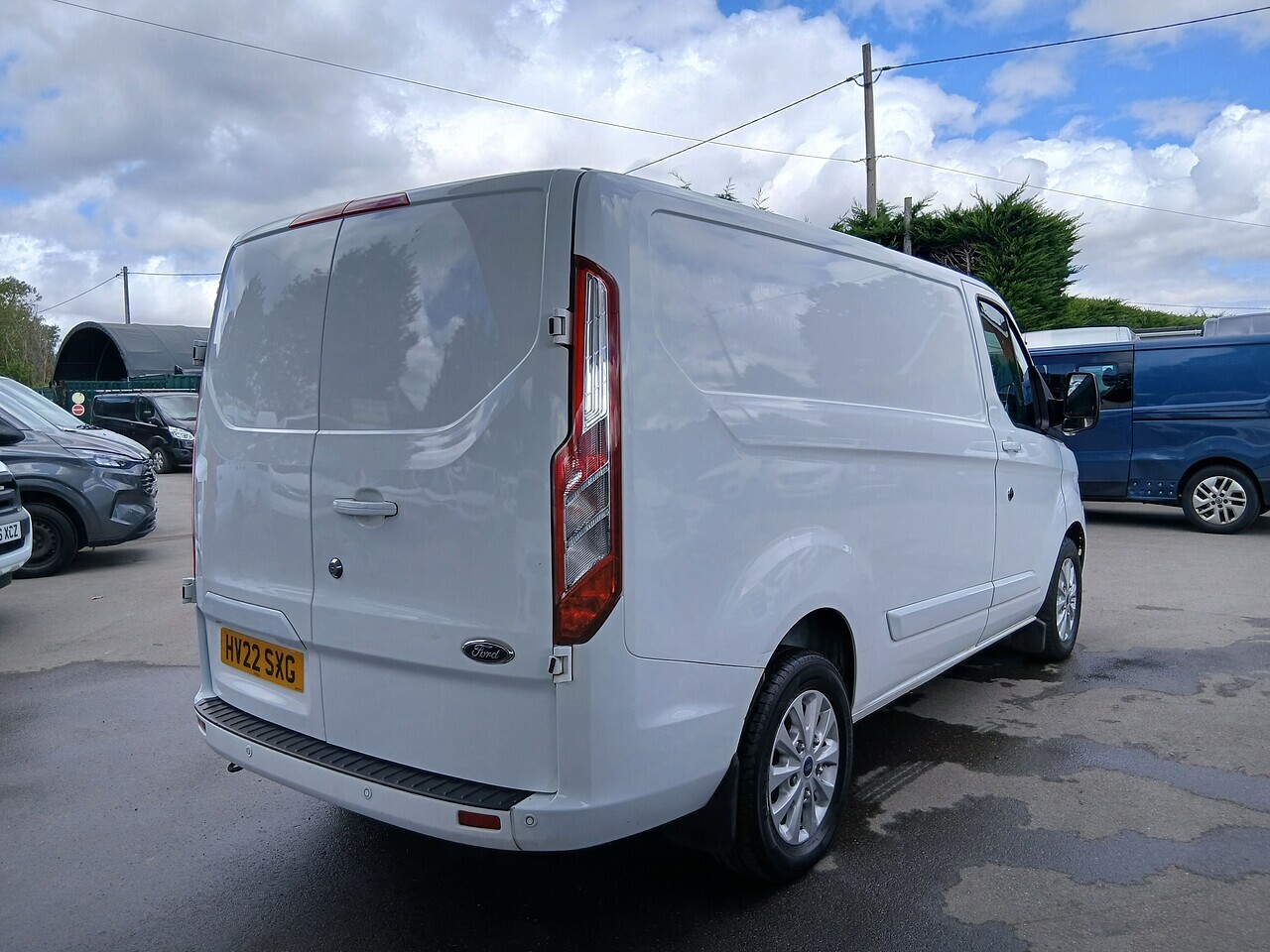 Ford Custom 300 Limited L1 - Thumbnail 9