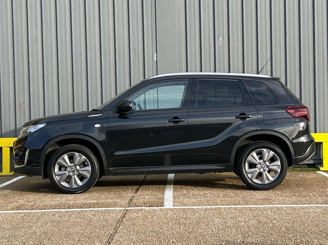 Suzuki Vitara SZ-T SUV  Auto/Hybrid thumbnail 4