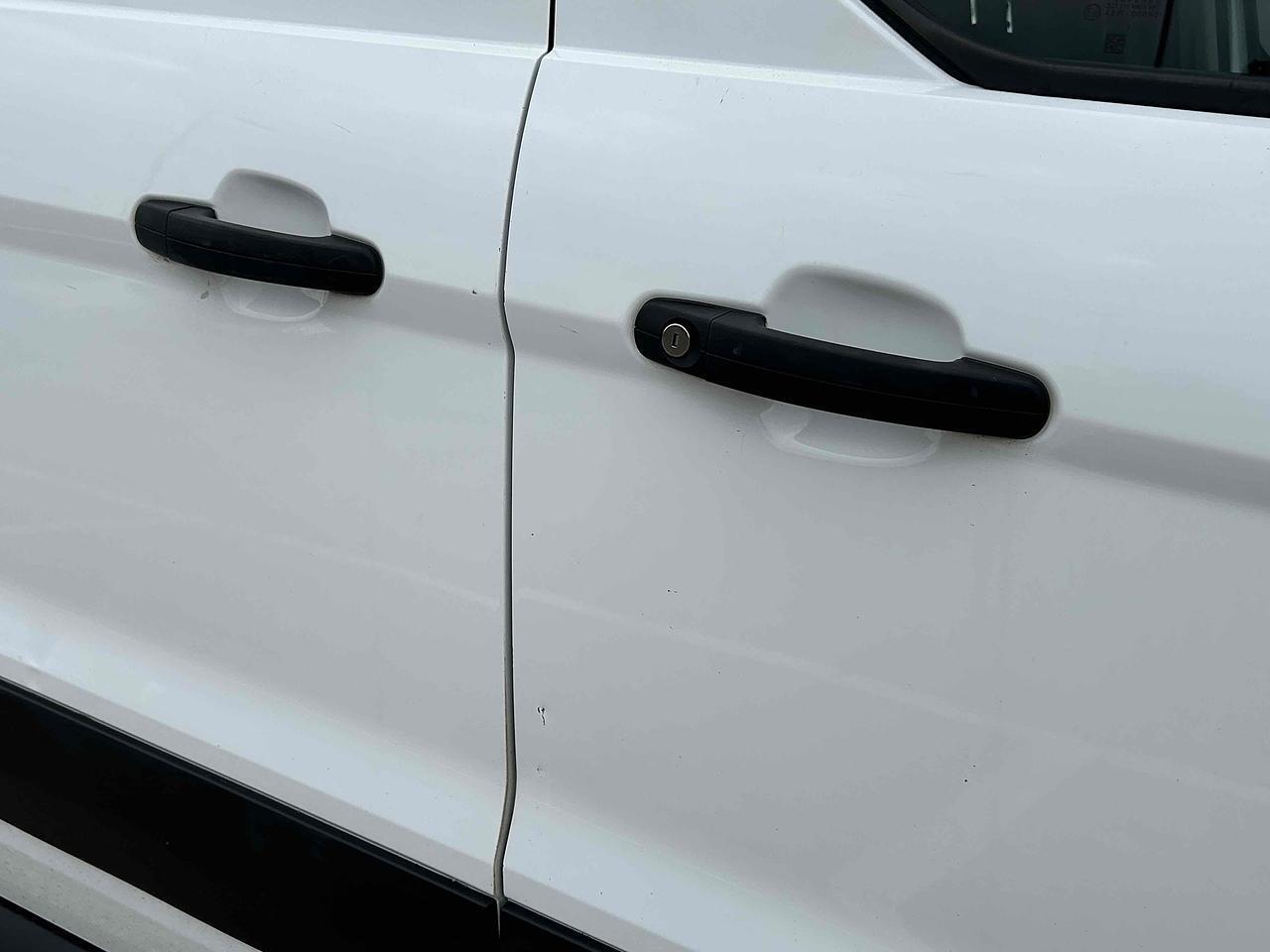 Ford Connect 220 5 SEATER - Thumbnail 10