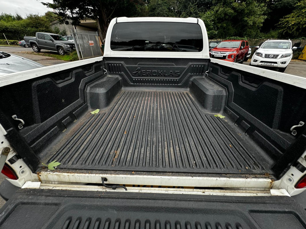 Toyota Hilux D-4D Icon - AUTO thumbnail 8