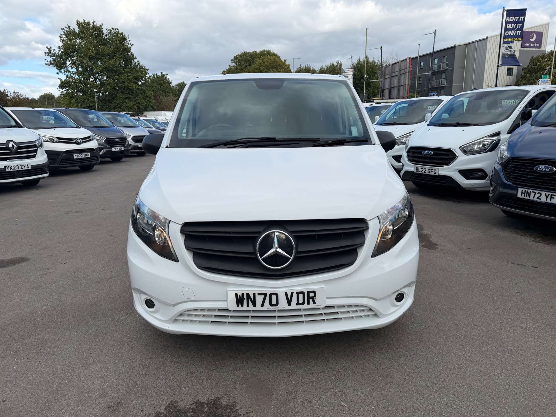 Mercedes-Benz Vito 1.7 114 CDI Progressive Panel Van 5dr Diesel Manual FWD L2 Euro 6 (s/s) (LWB) (136 ps) thumbnail 2