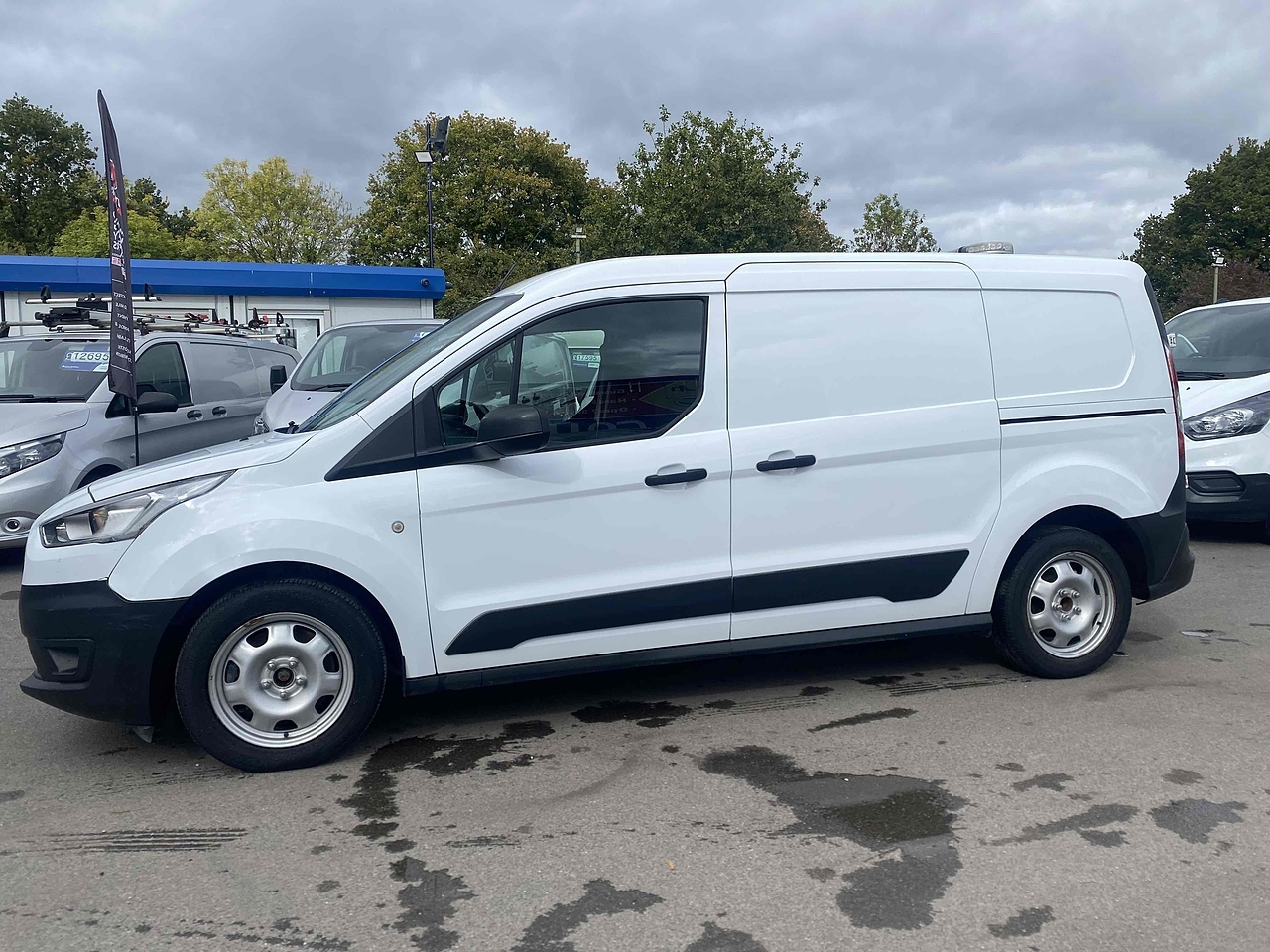 Ford Connect 220 5 SEATER - Thumbnail 3