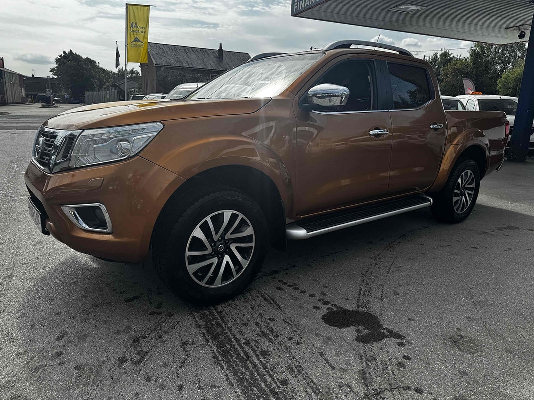 Nissan Navara dCi Tekna  thumbnail 2