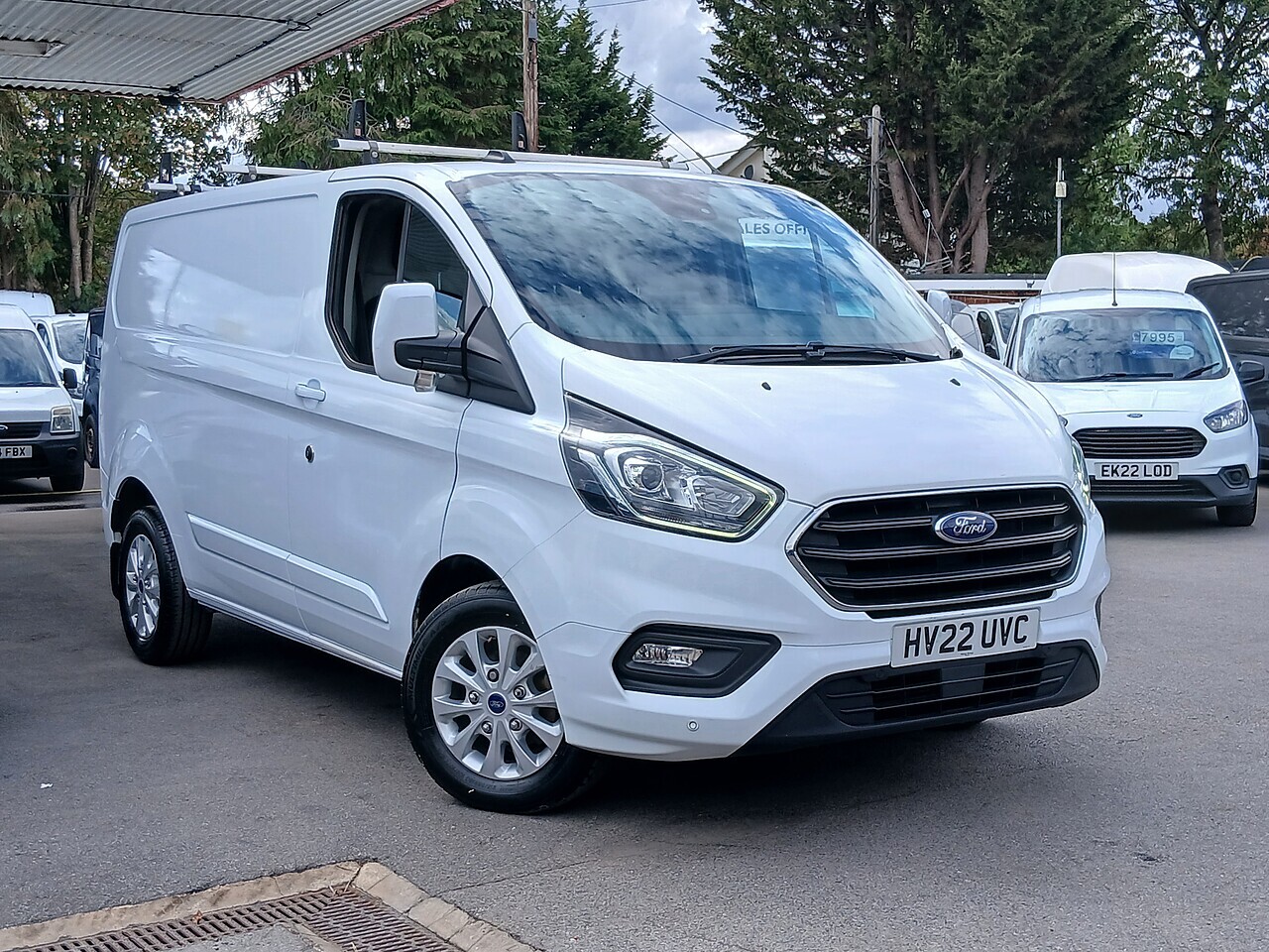 Ford Custom 300 Limited L1 - Thumbnail 3