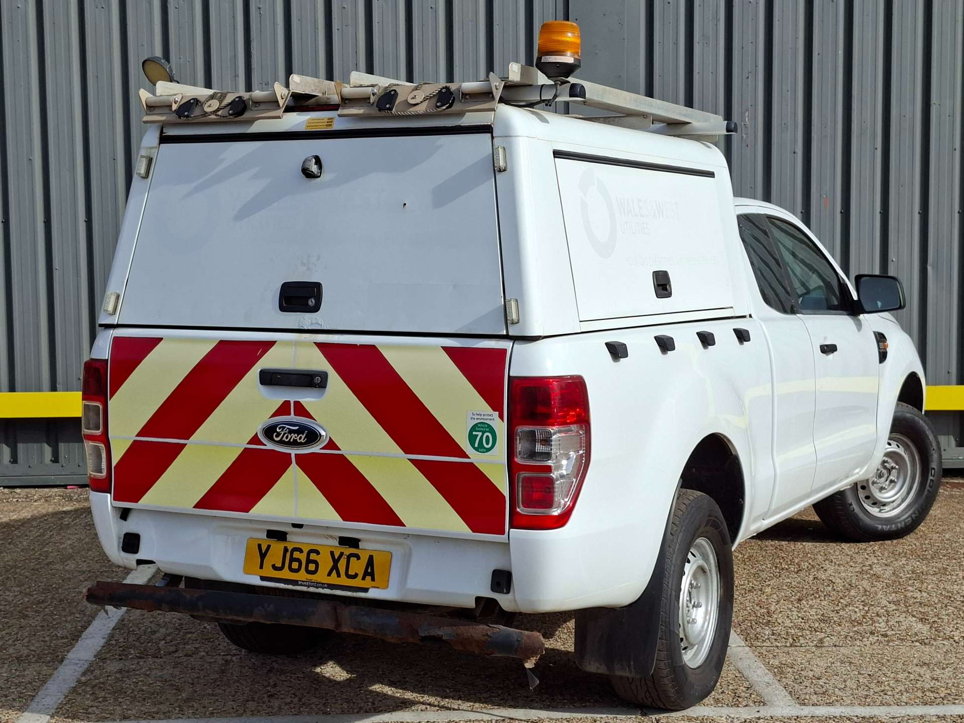 Ford Ranger 2.2 TDCi XL Pickup Double Cab 4dr Diesel Manual 4WD Euro 6 (s/s) (Eco Axle) (160 ps) 2.2 4dr Pickup Manual Diesel thumbnail 3