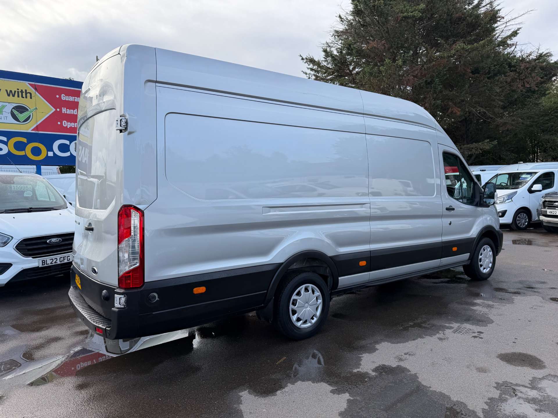 Ford Transit 2.0 350 EcoBlue MHEV Trend Panel Van 5dr Diesel Manual RWD L4 H3 Euro 6 (s/s) (130 ps) - Thumbnail 8