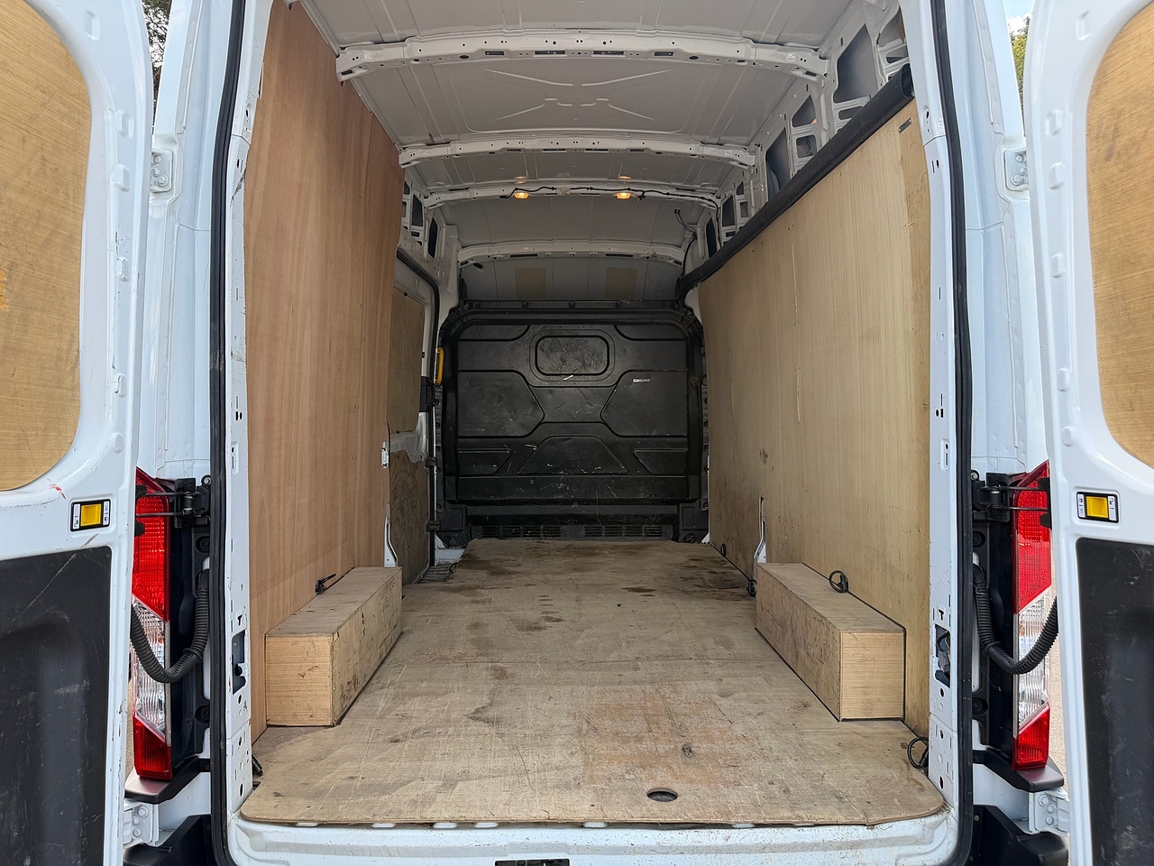Ford Transit 350 Leader L3H3 - Thumbnail 9