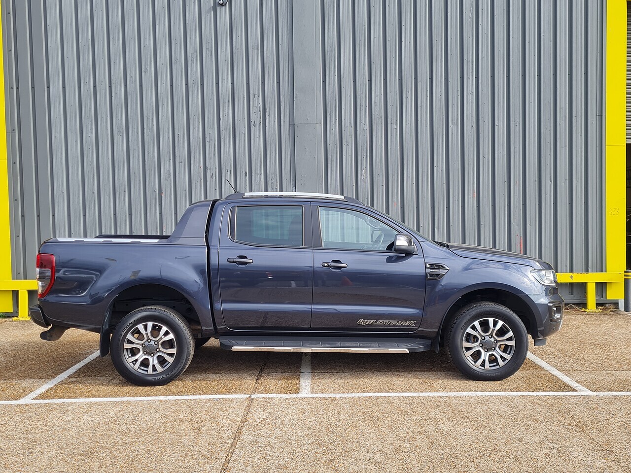 Ford Ranger Wildtrak AUTO - Thumbnail 8