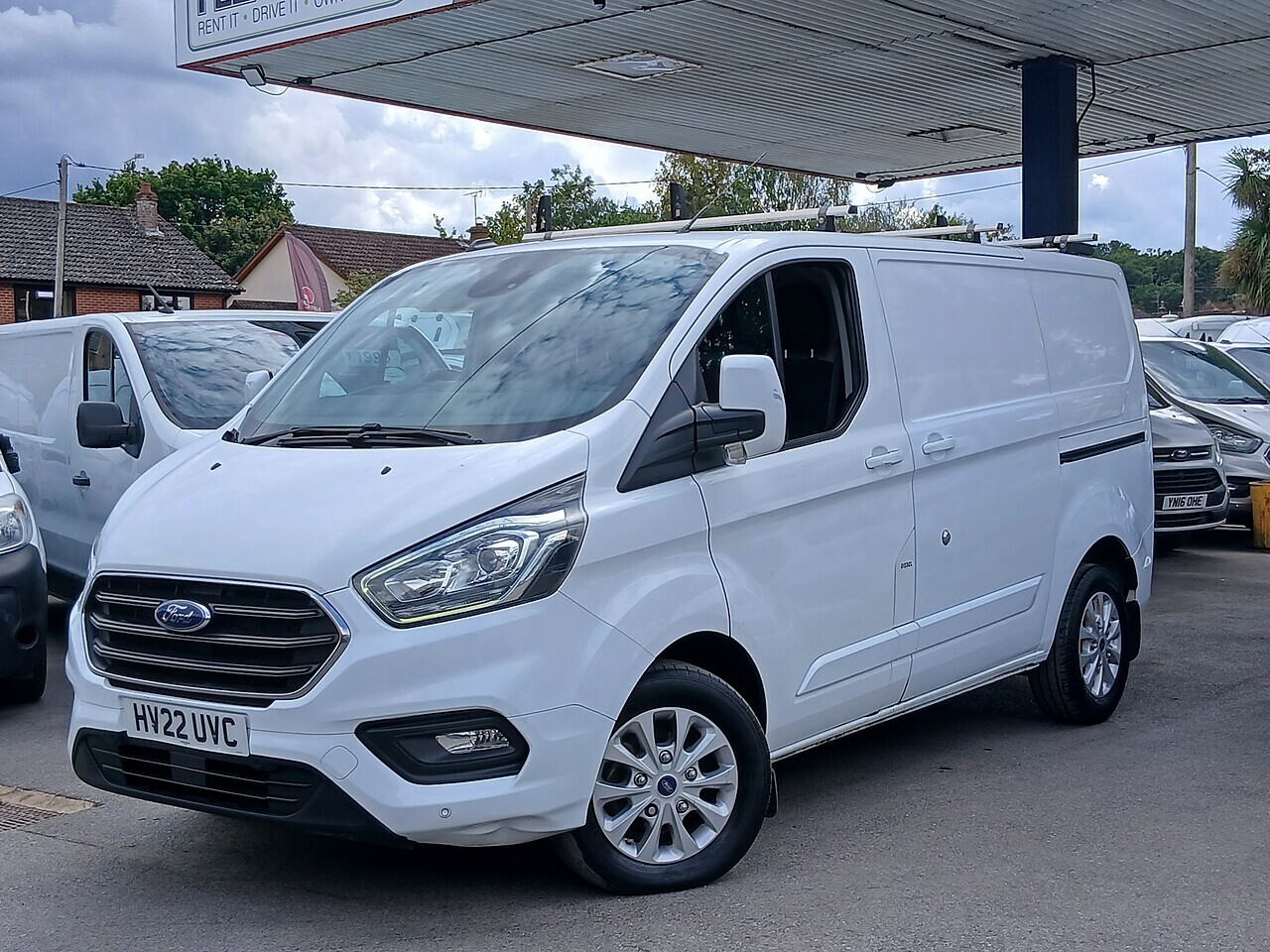 Ford Custom 300 Limited L1 - Thumbnail 4