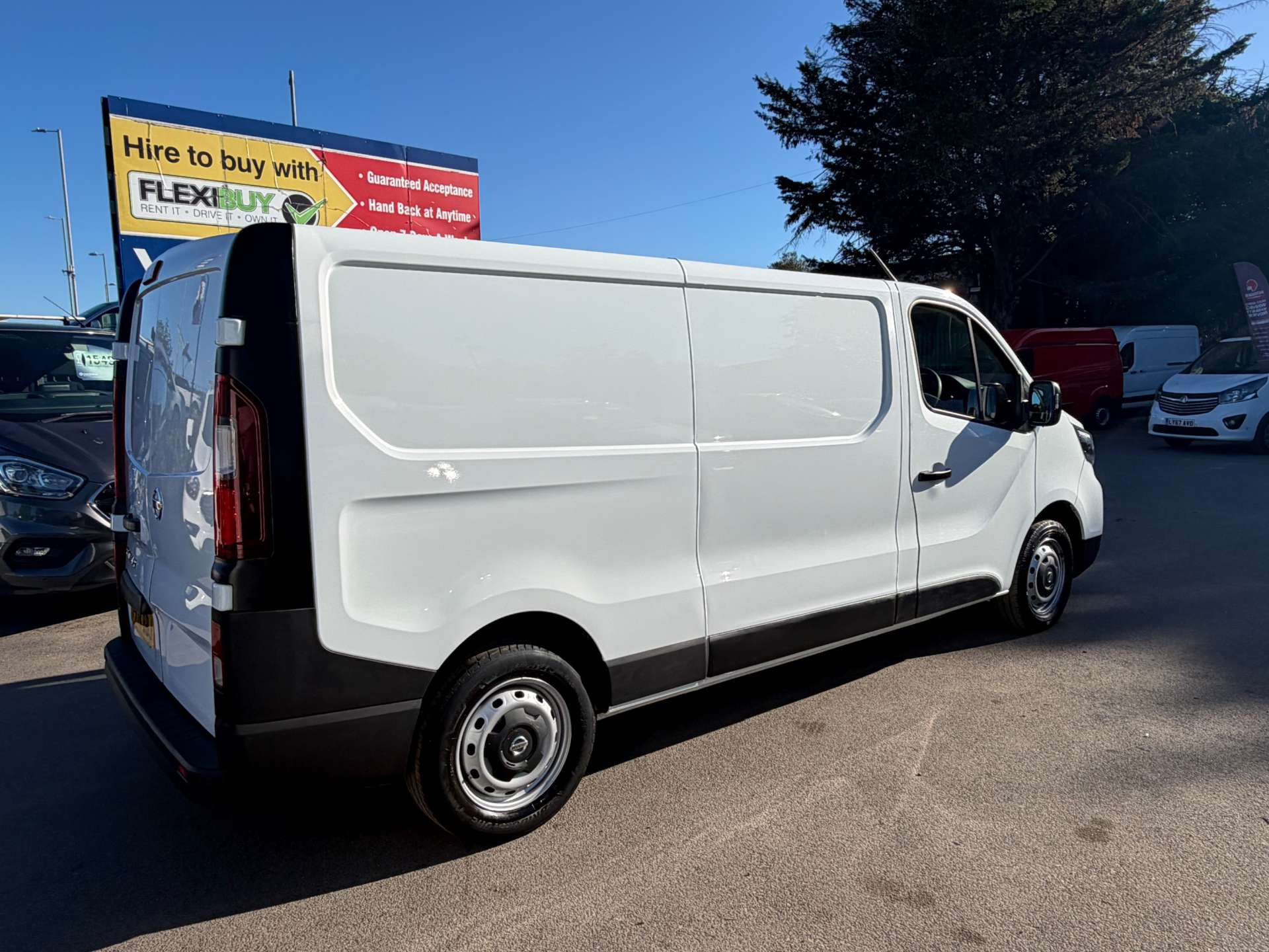 Nissan Primastar 2.0 dCi 30 Visia Panel Van 5dr Diesel Manual L2 H1 Euro 6 (s/s) (110 ps) - Thumbnail 7