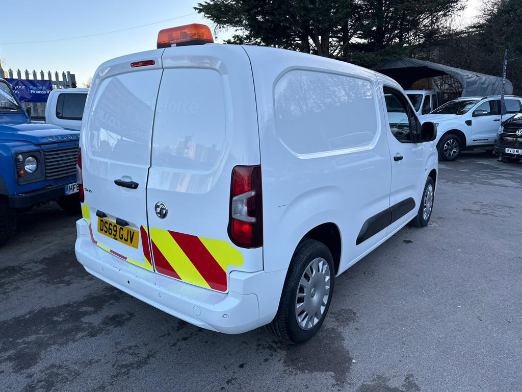 Vauxhall Combo Turbo D Sportive - Thumbnail 8