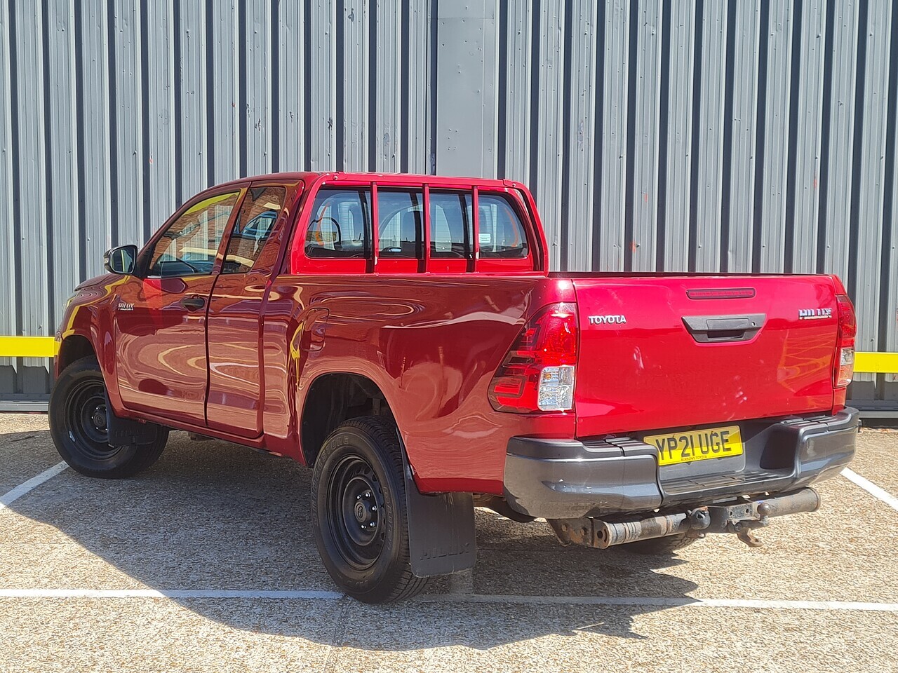 Toyota Hilux D-4D Active - Thumbnail 8