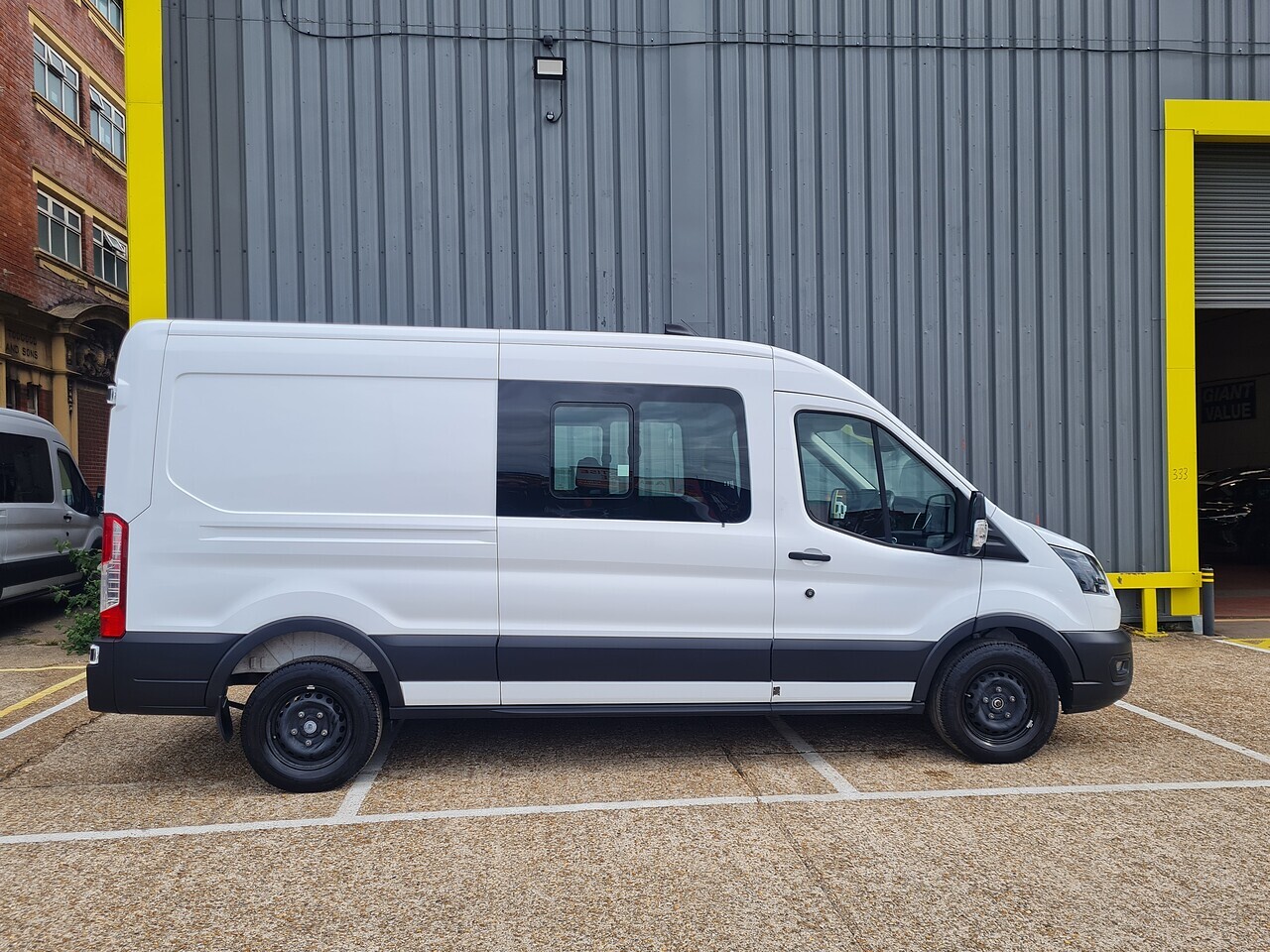 Ford Transit Trend CREW VAN - Thumbnail 5