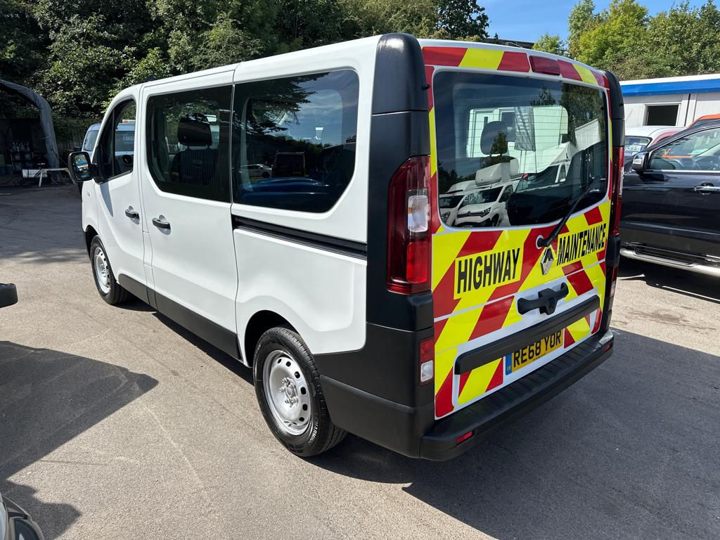 Renault Trafic  Business 9 SEATER thumbnail 4