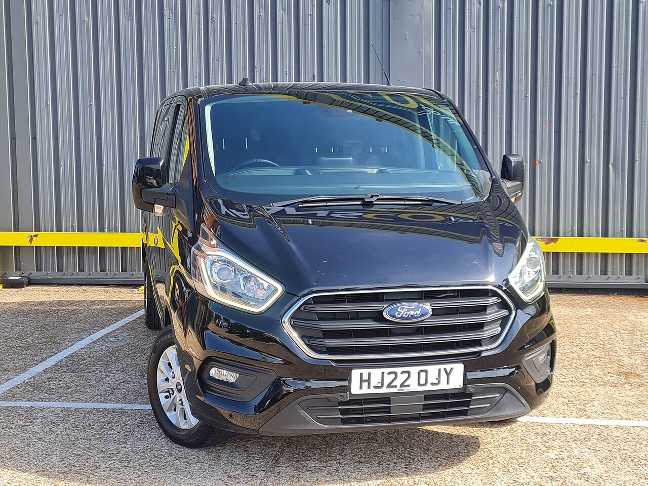 Ford Custom 320 Limited Crew Van - Thumbnail 3