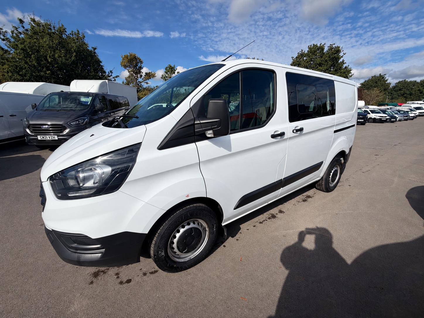 Ford Transit Custom 2.0 280 EcoBlue Leader Crew Van Double Cab 5dr Diesel Manual L1 H1 Euro 6 (s/s) (105 ps) thumbnail 4